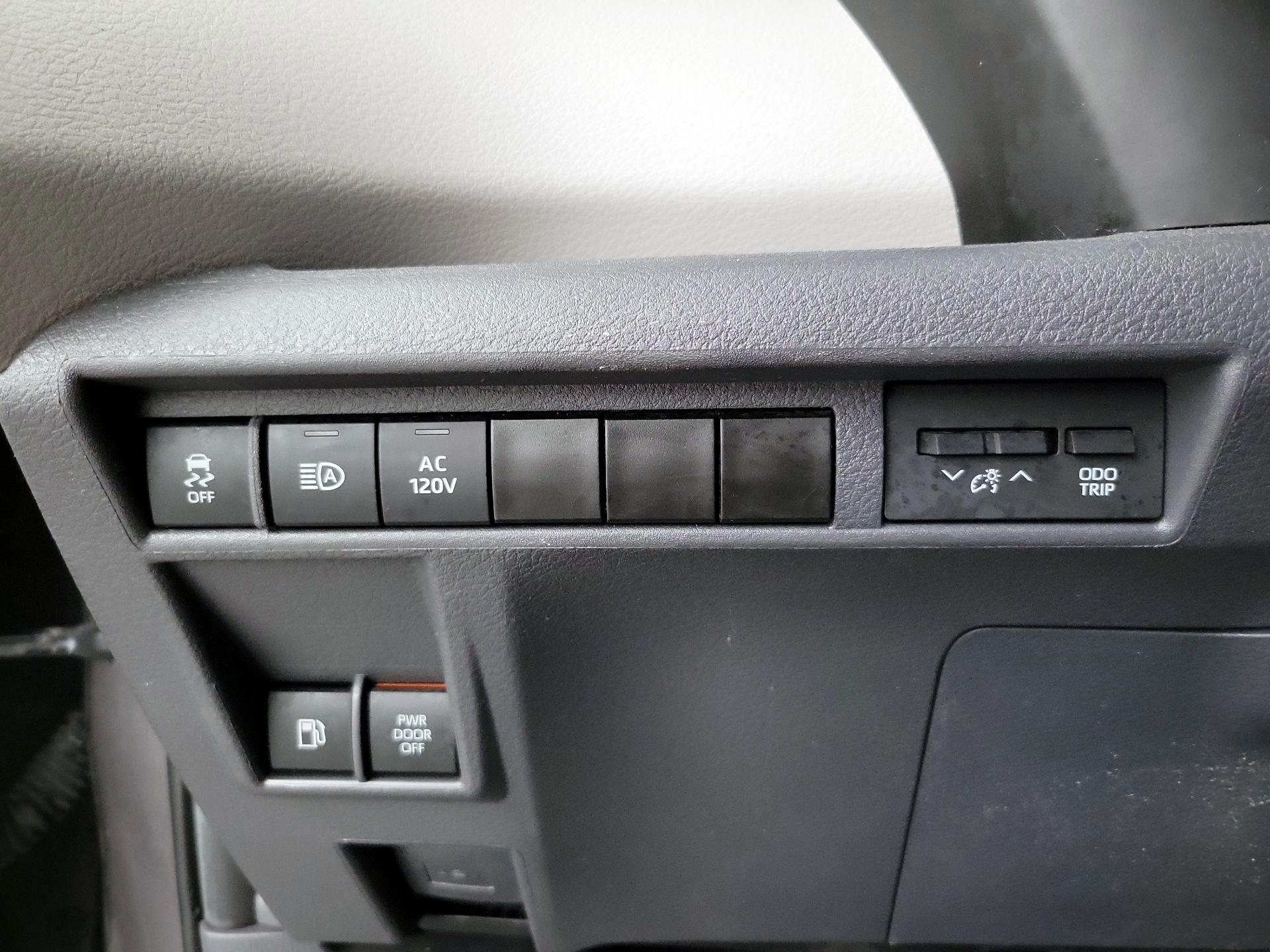 Thumbnail: 2024 Toyota Sienna - 13