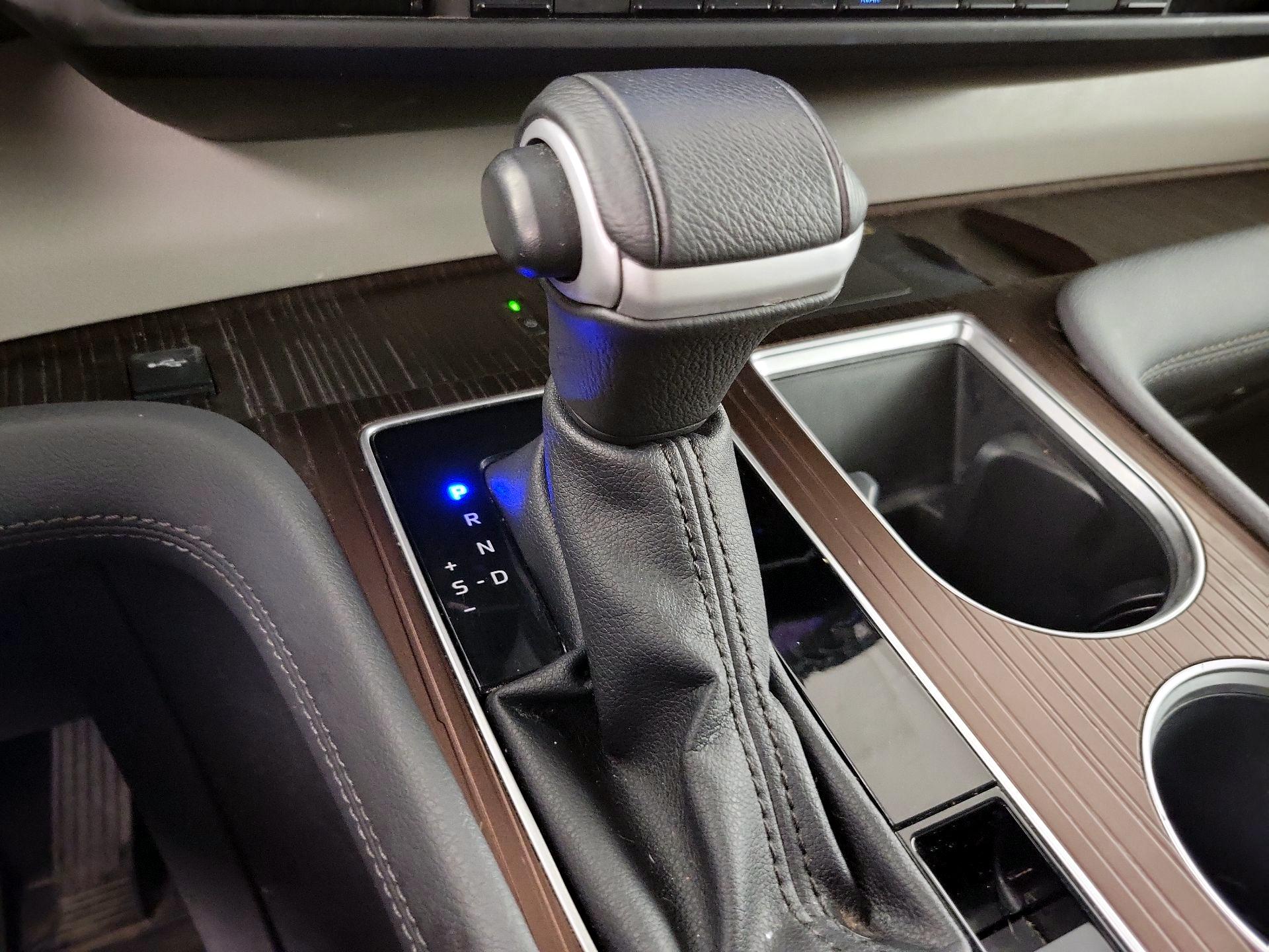 Thumbnail: 2024 Toyota Sienna - 18