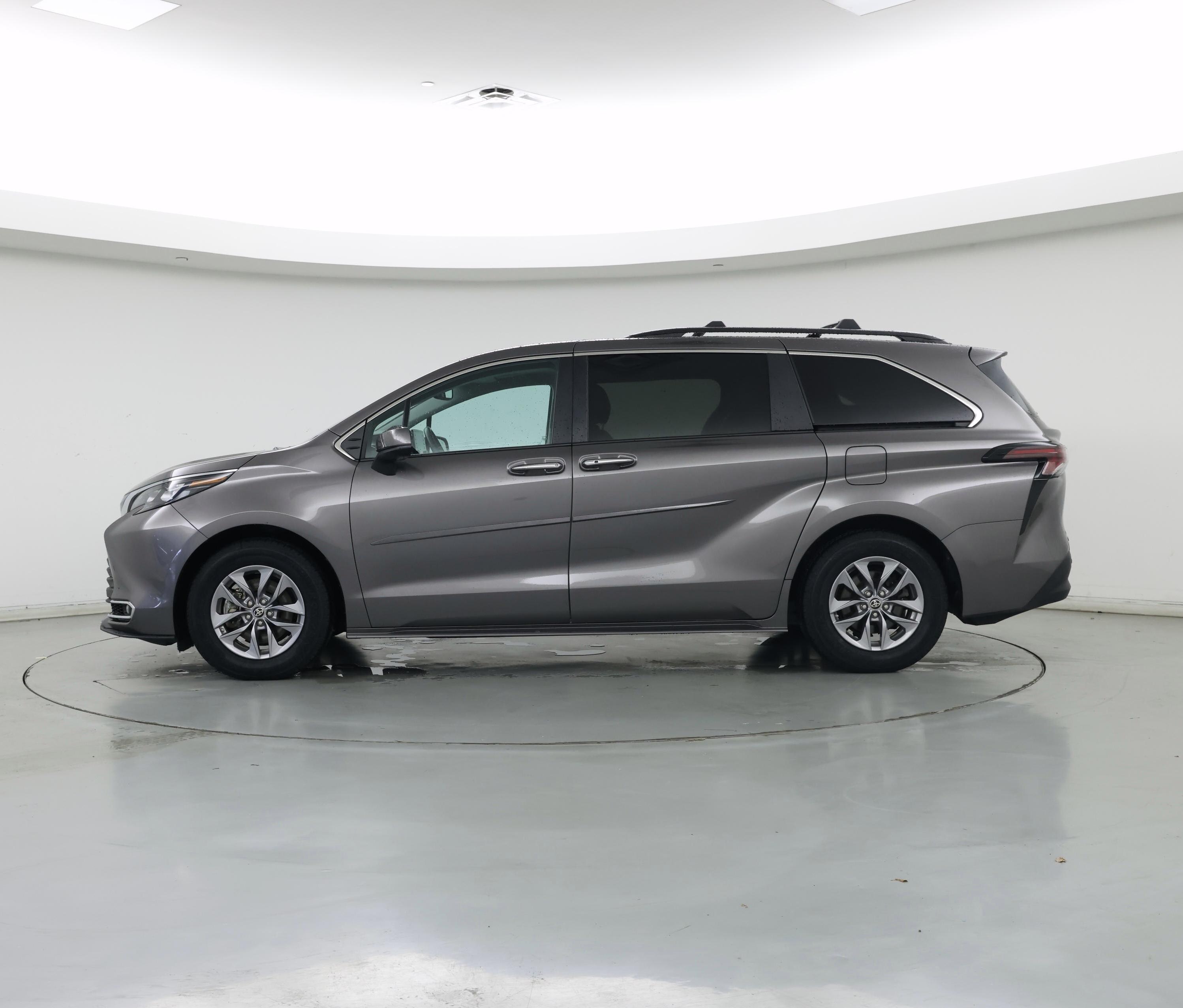 Thumbnail: 2024 Toyota Sienna - 3