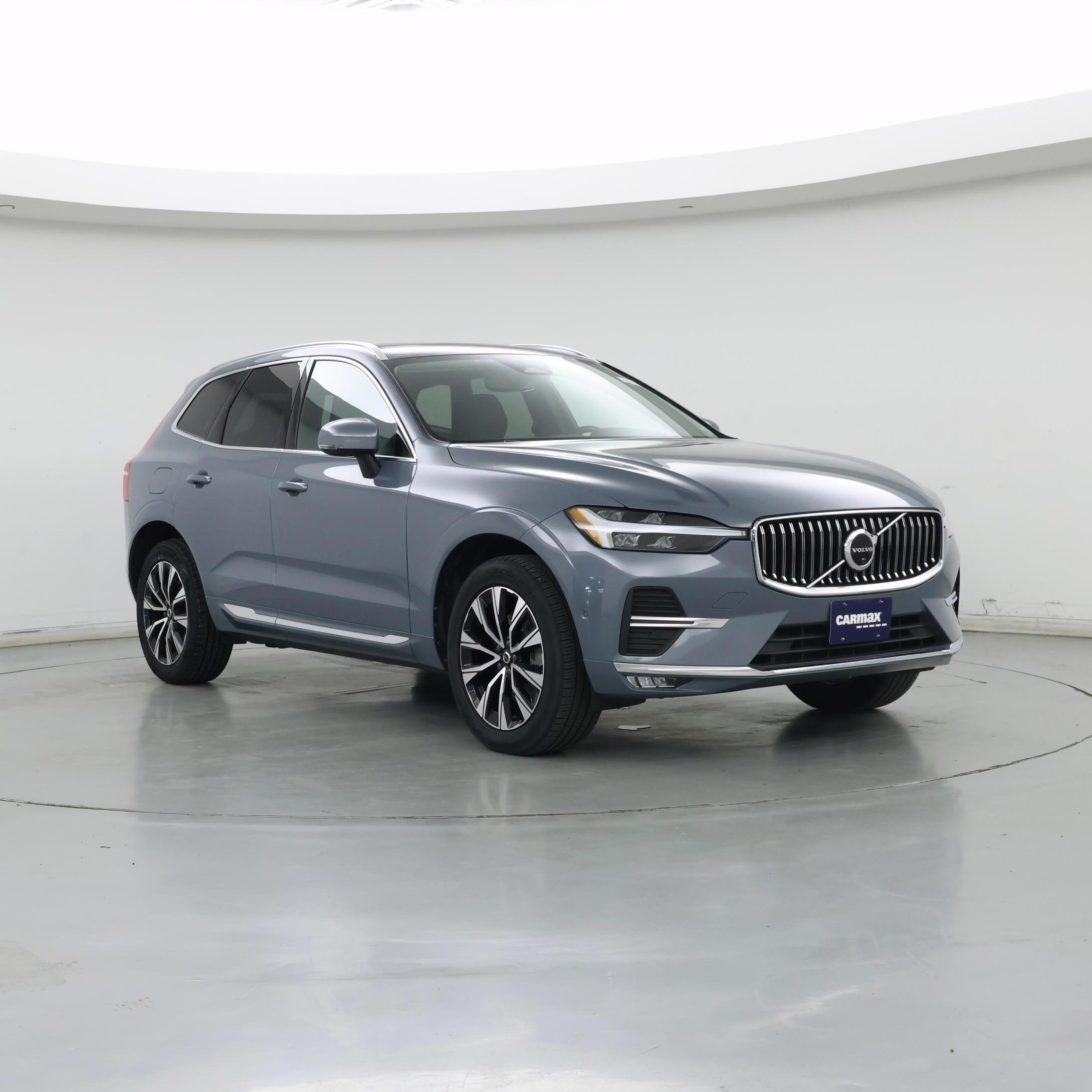 Gray 2023 Volvo XC60 SUV / Crossover Front-Wheel Drive Automatic