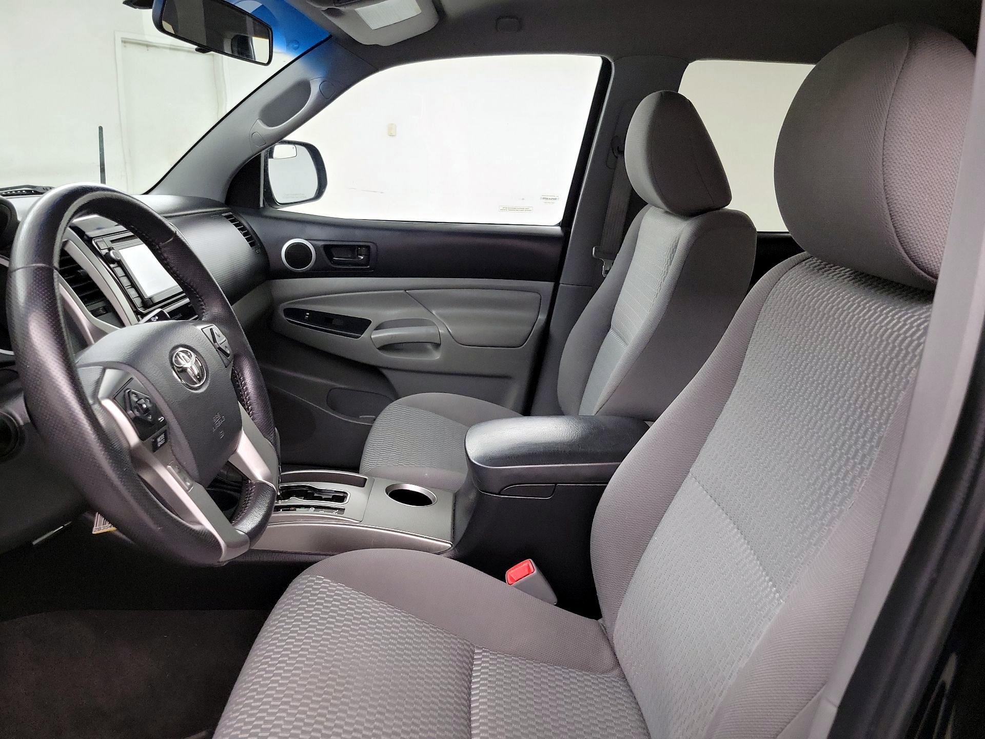 Thumbnail: 2015 Toyota Tacoma - 11