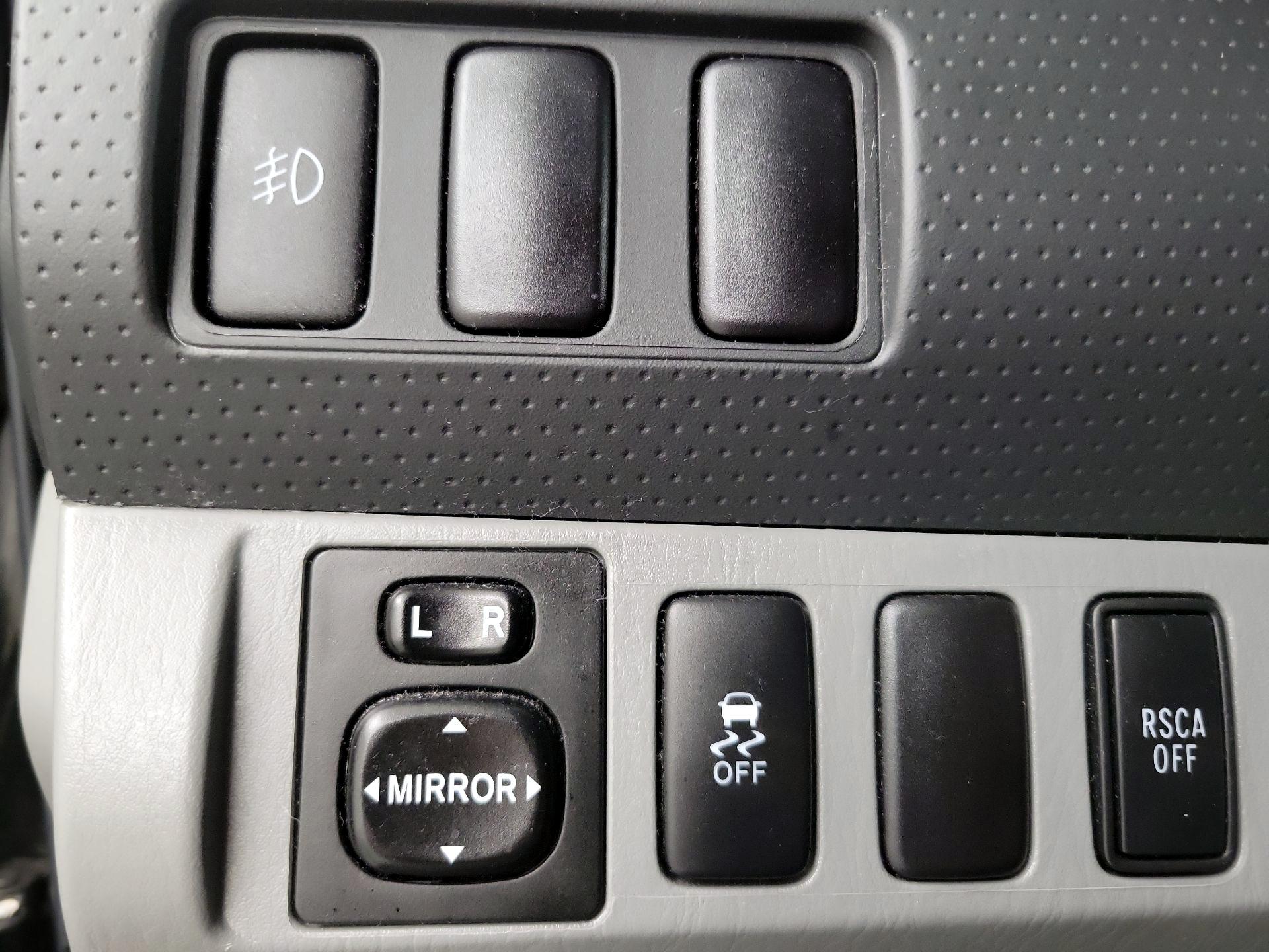 Thumbnail: 2015 Toyota Tacoma - 13