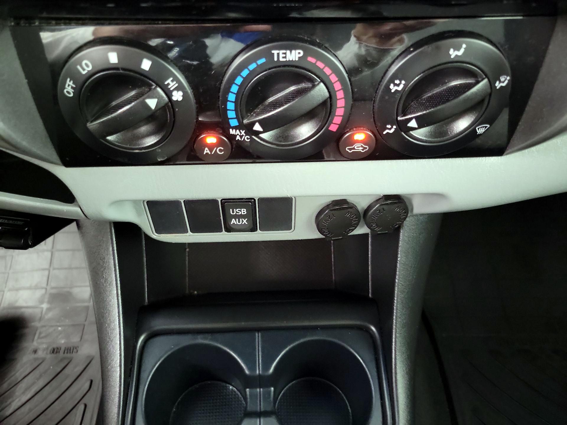 Thumbnail: 2015 Toyota Tacoma - 16