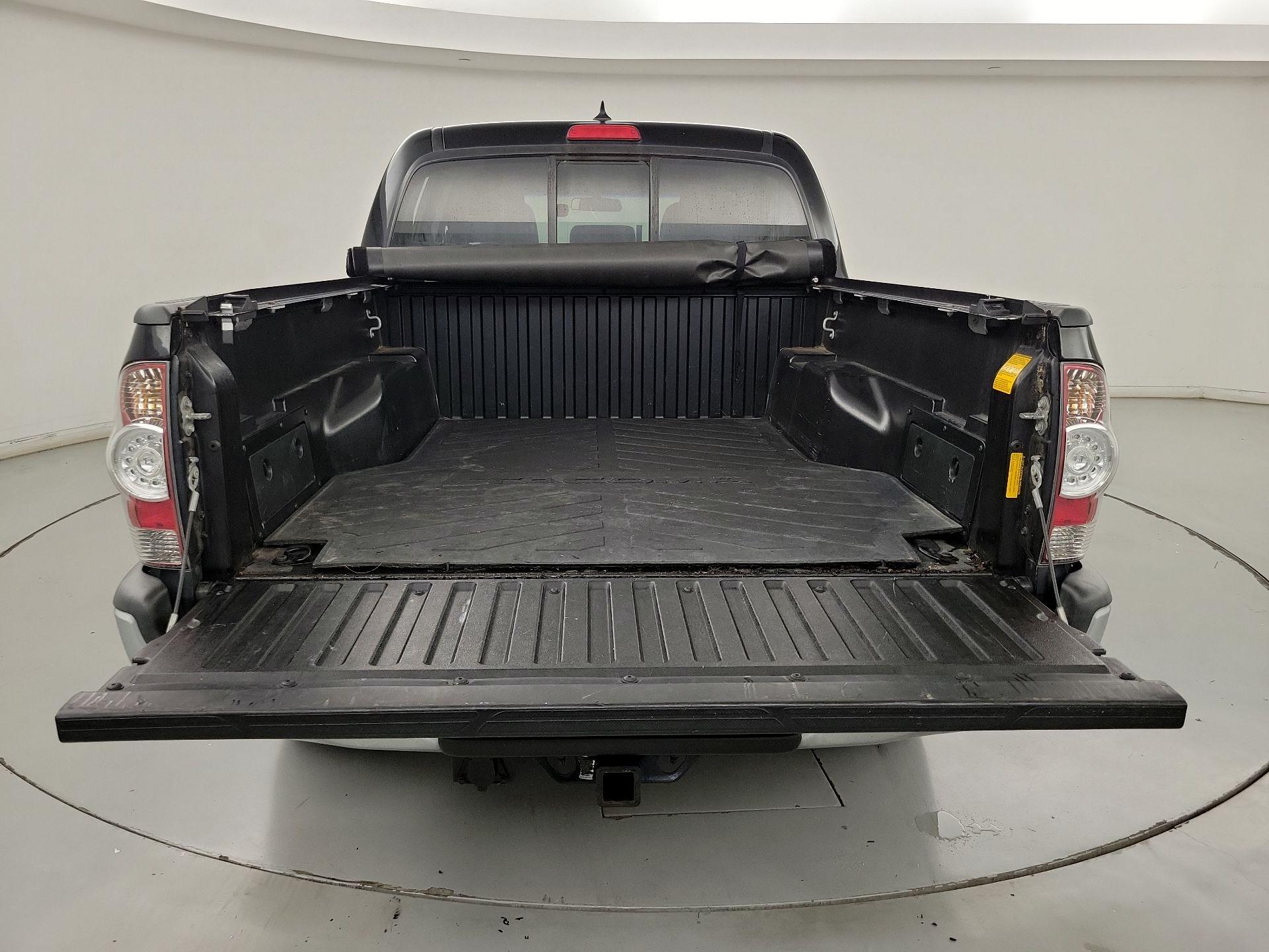 Thumbnail: 2015 Toyota Tacoma - 20
