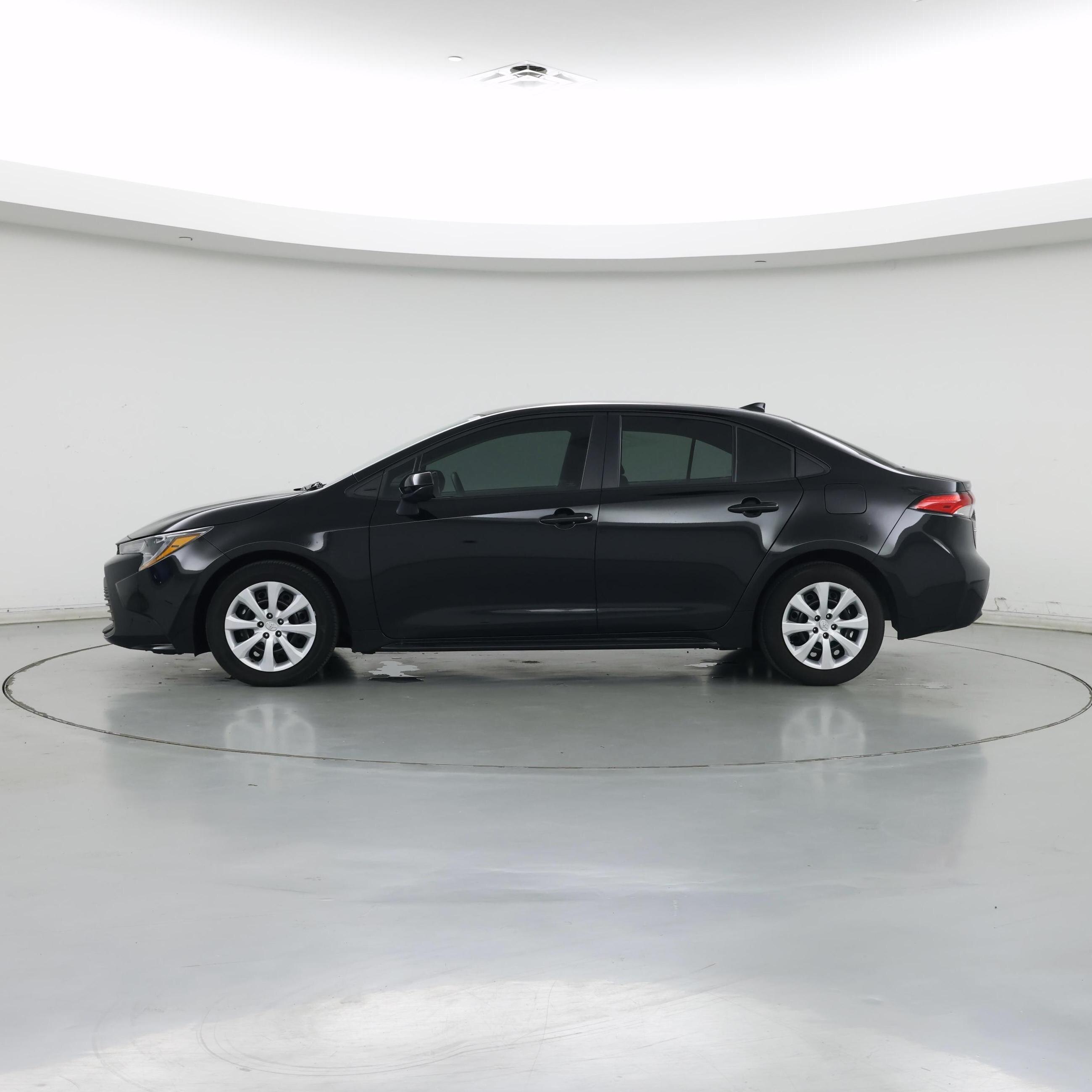 Thumbnail: 2023 Toyota Corolla - 3