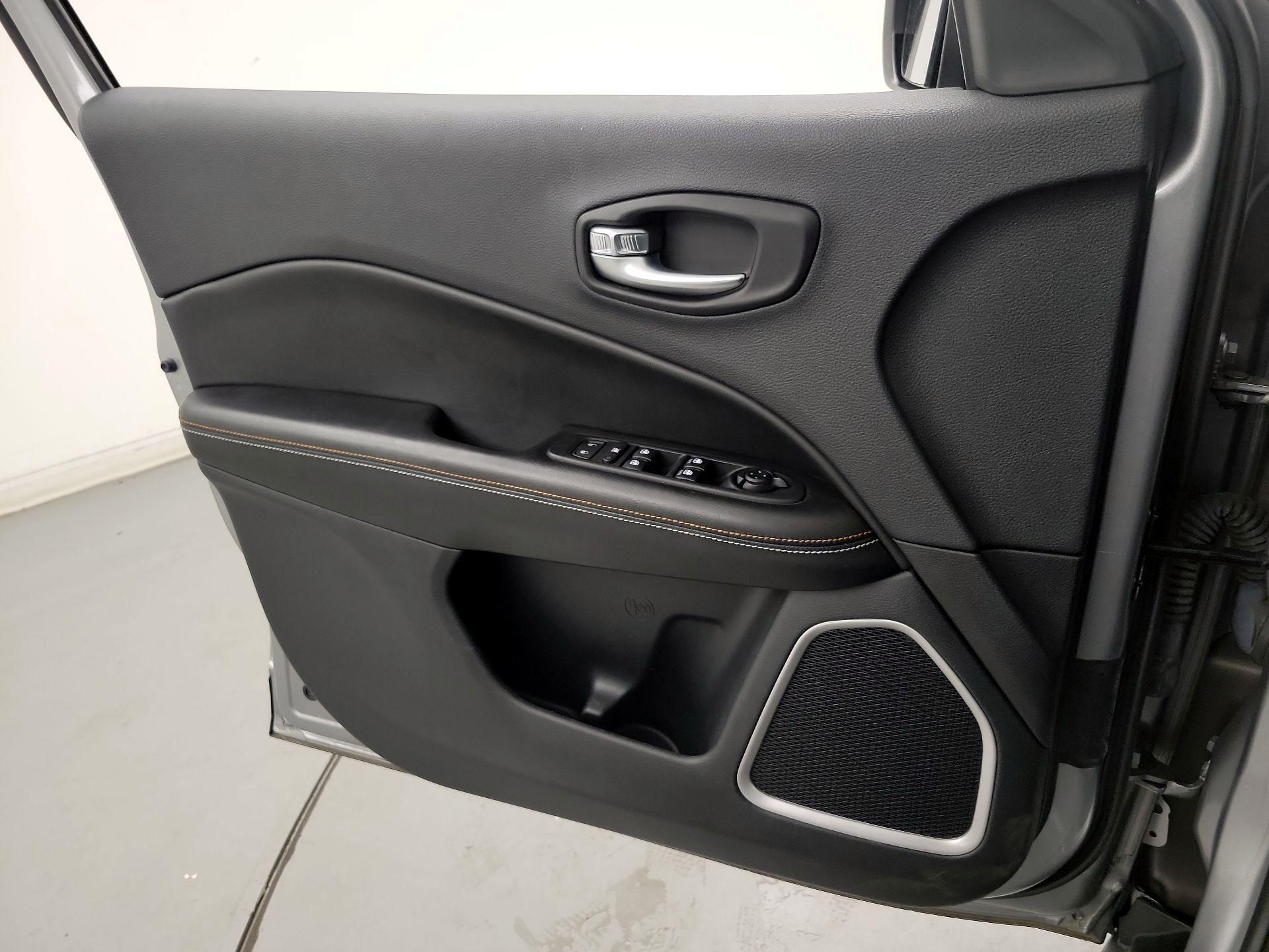 Thumbnail: 2021 Jeep Compass - 10