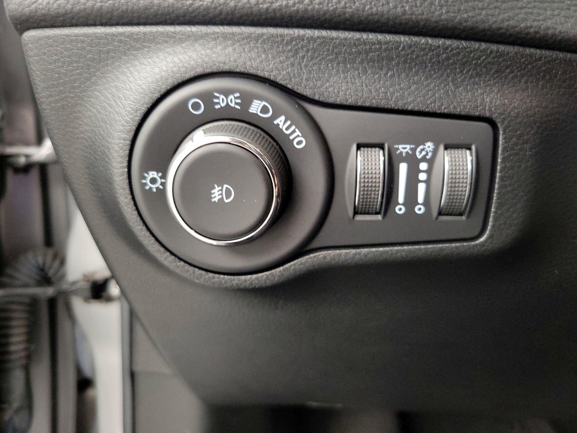 Thumbnail: 2021 Jeep Compass - 11
