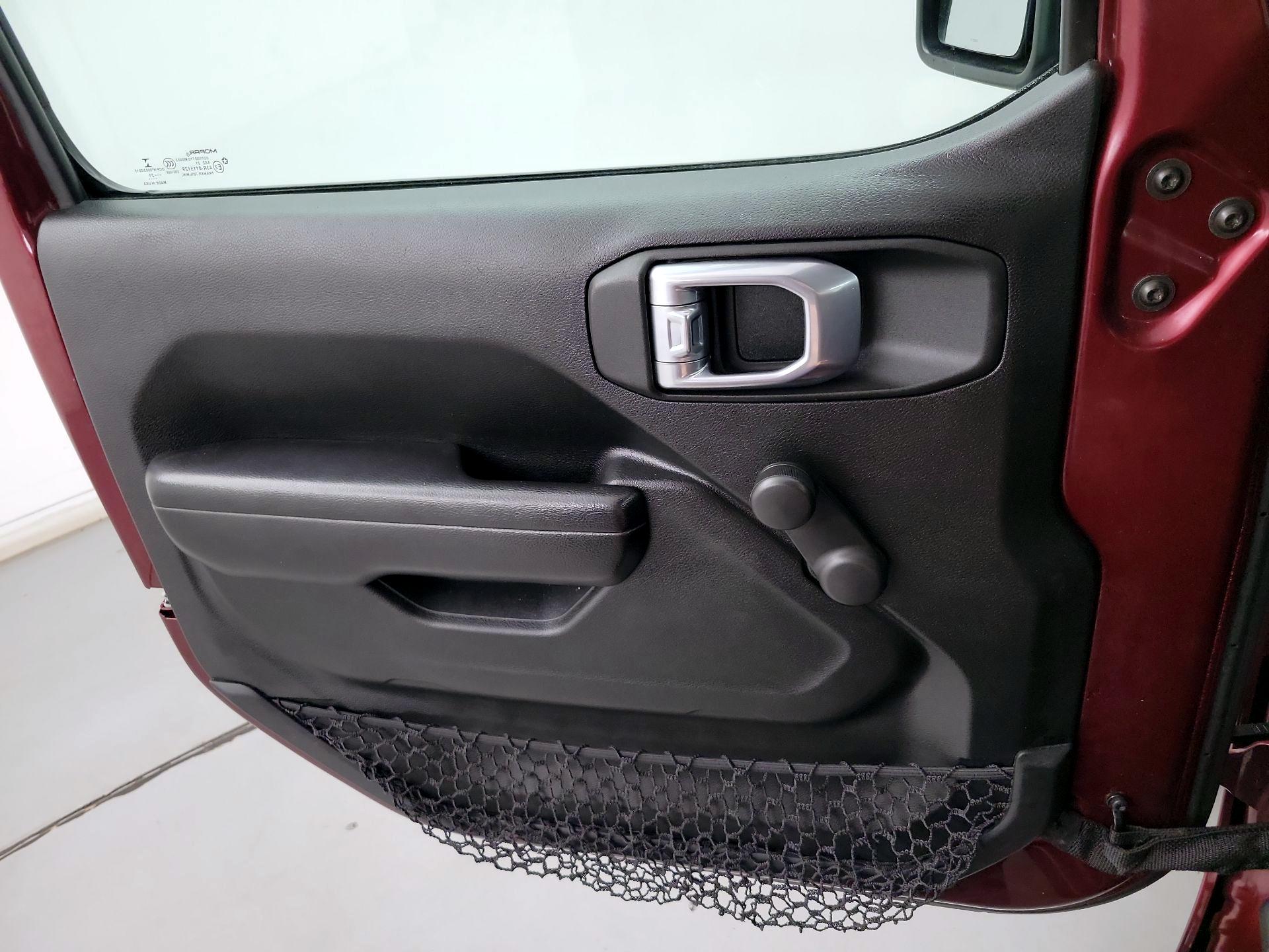 Thumbnail: 2021 Jeep Gladiator - 10