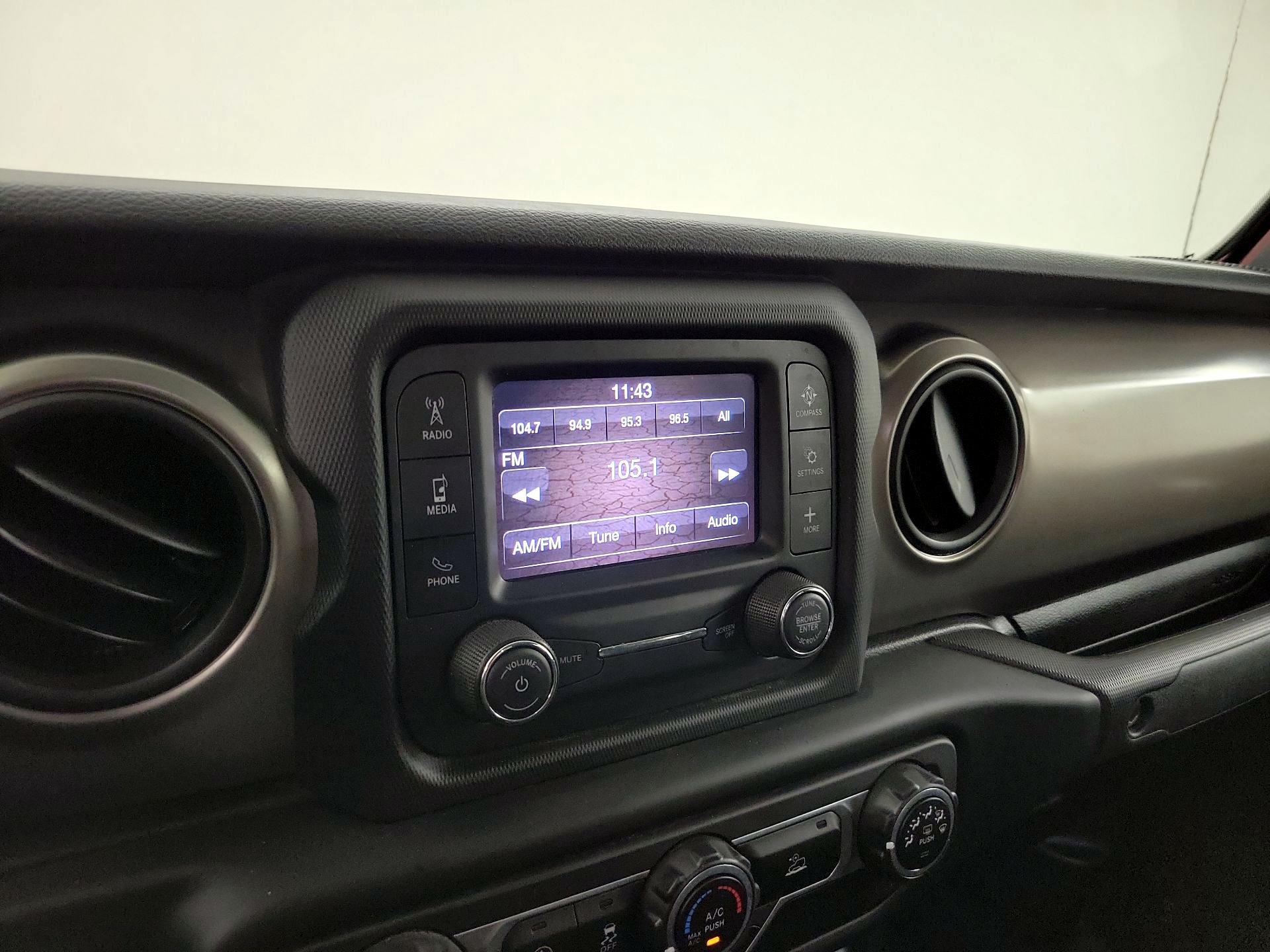 Thumbnail: 2021 Jeep Gladiator - 13