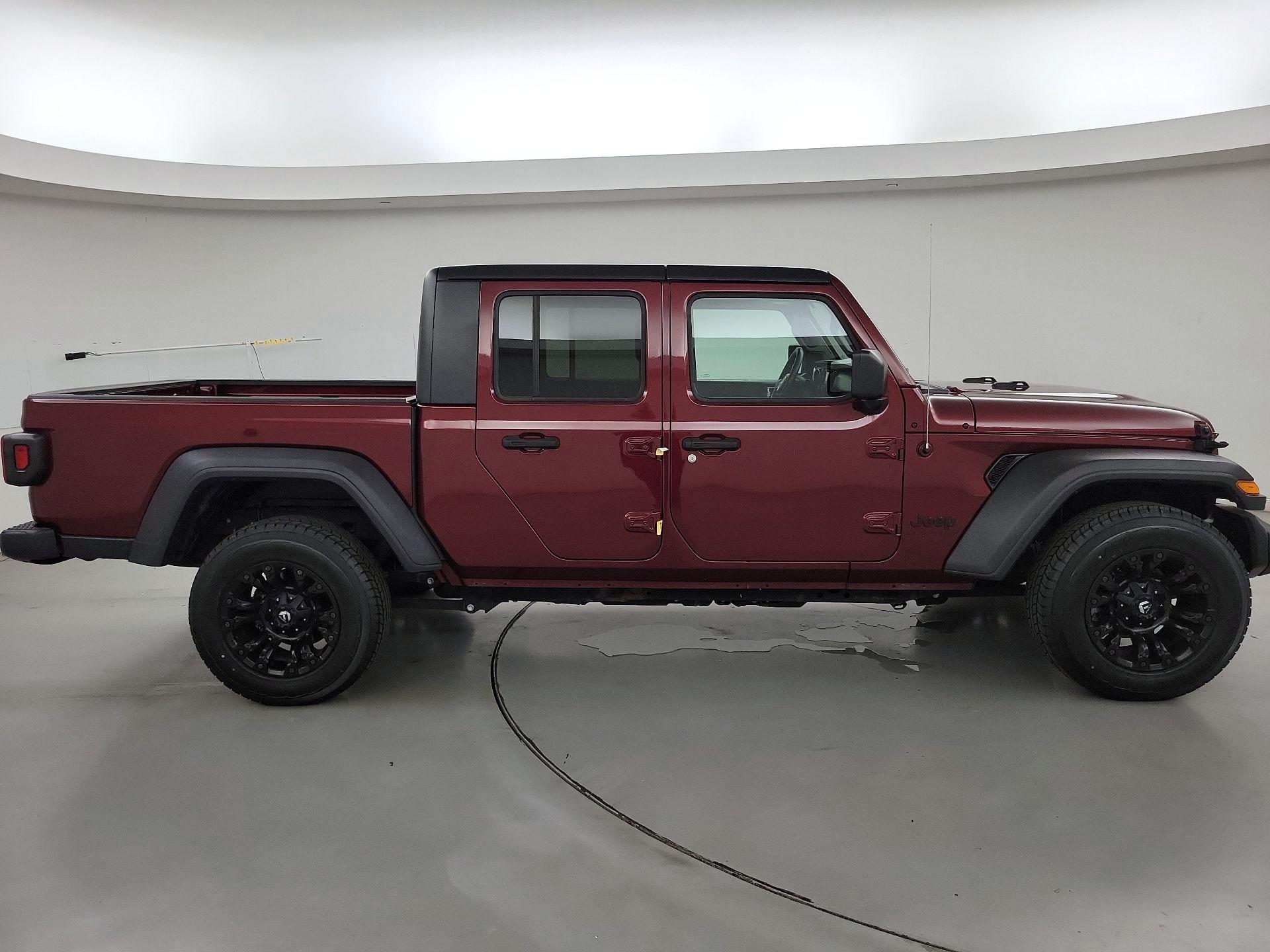 Thumbnail: 2021 Jeep Gladiator - 4