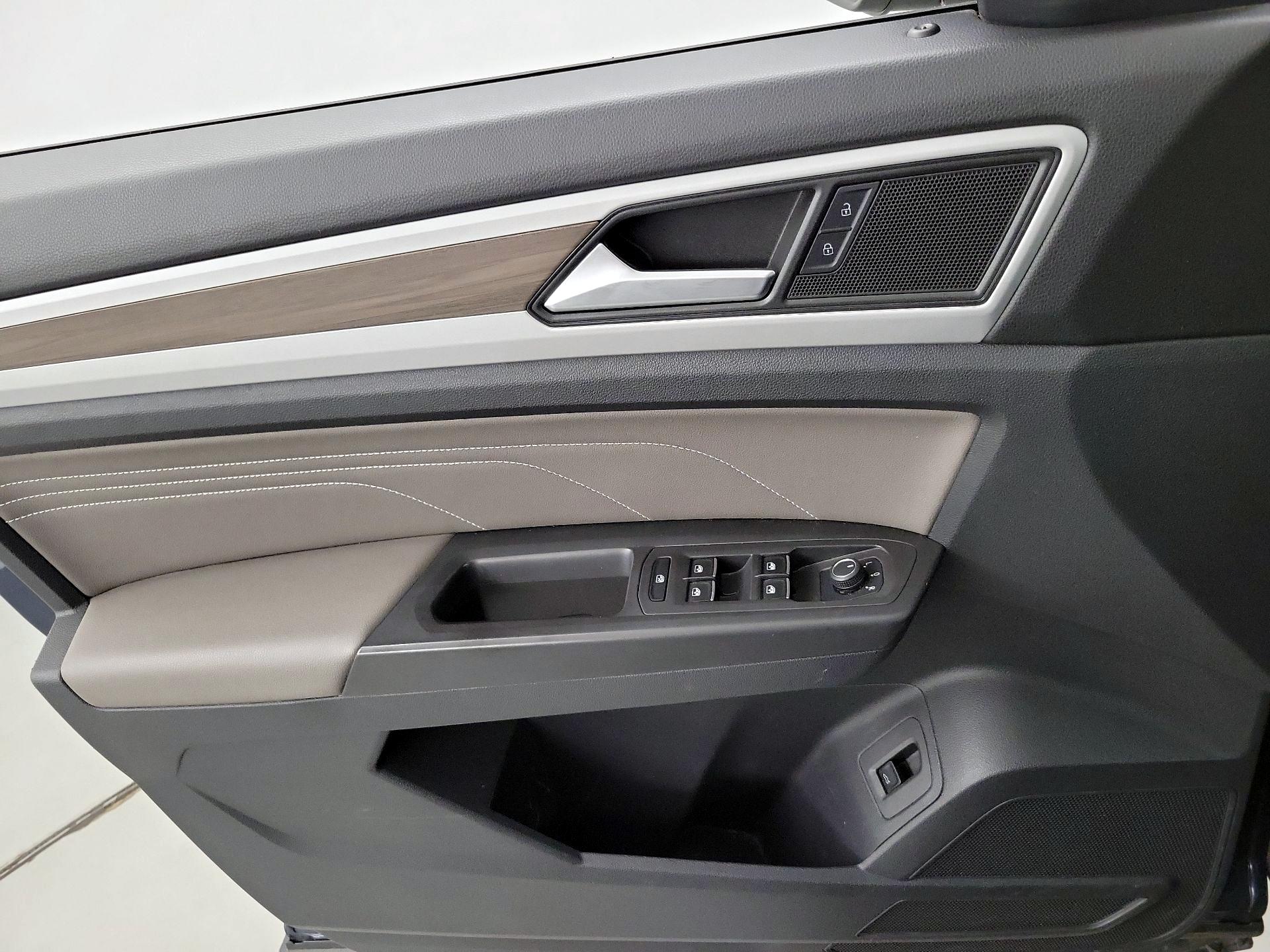 Thumbnail: 2023 Volkswagen Atlas - 12