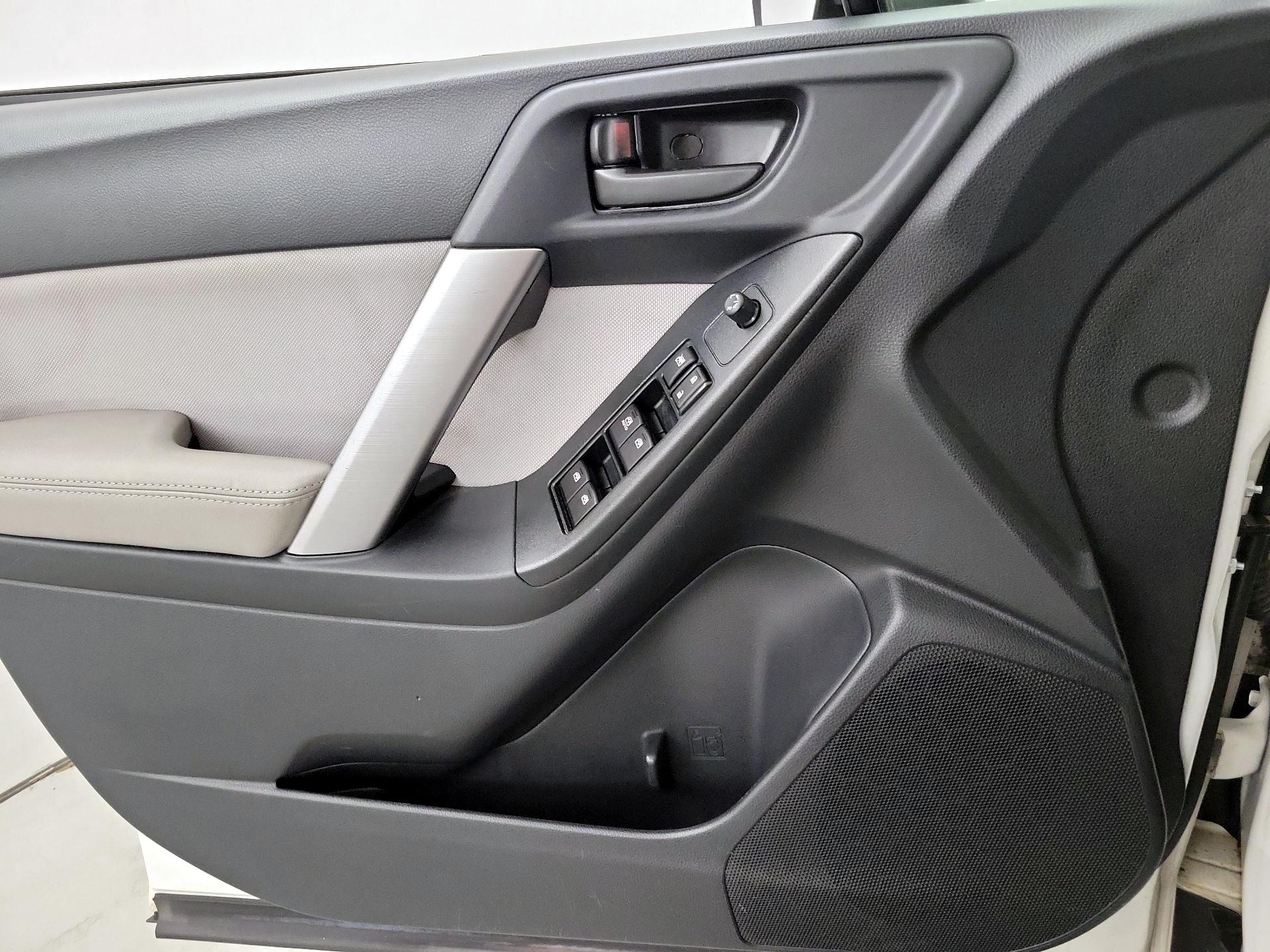 Thumbnail: 2016 Subaru Forester - 12