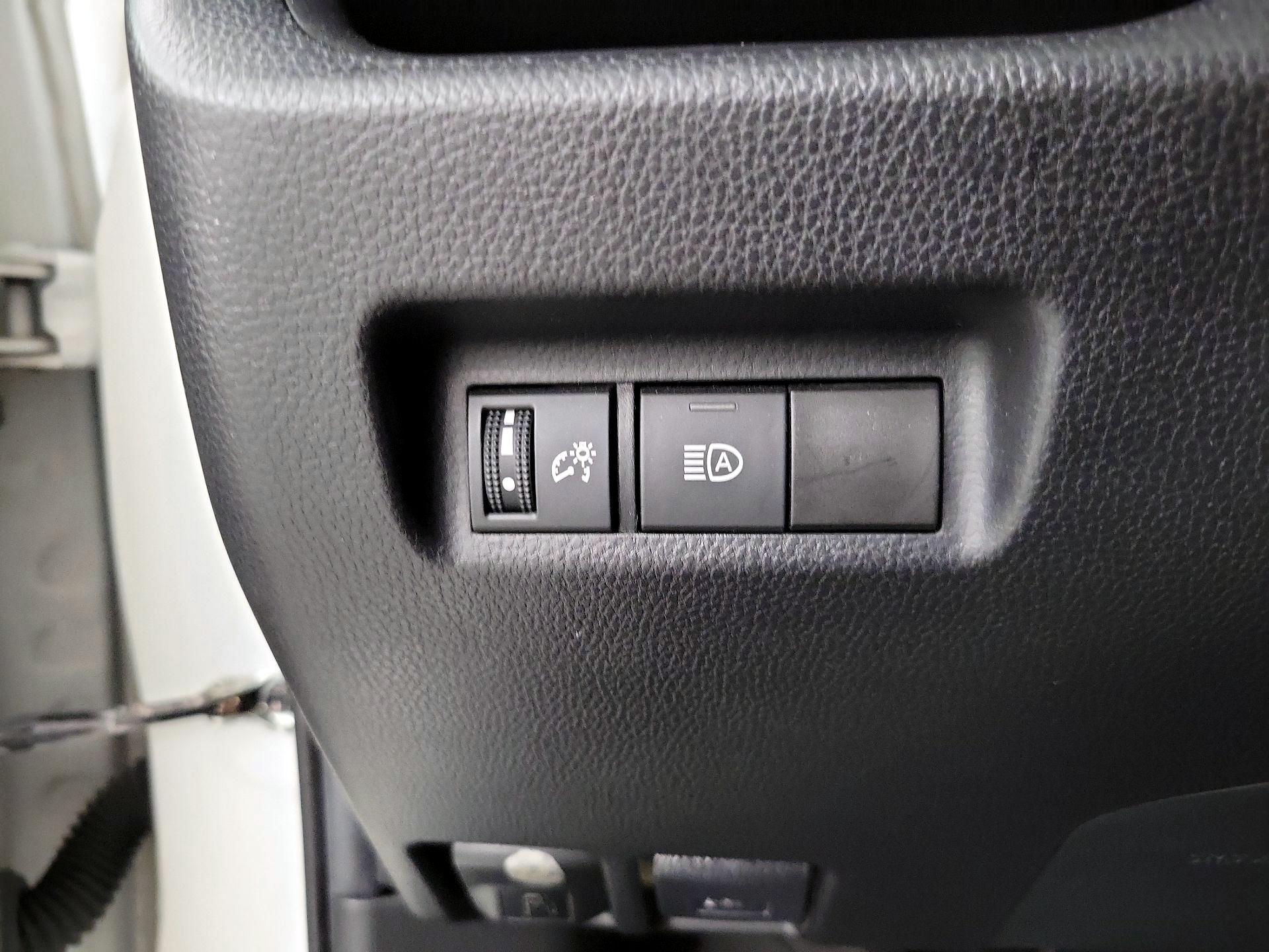 Thumbnail: 2021 Toyota RAV4 - 13