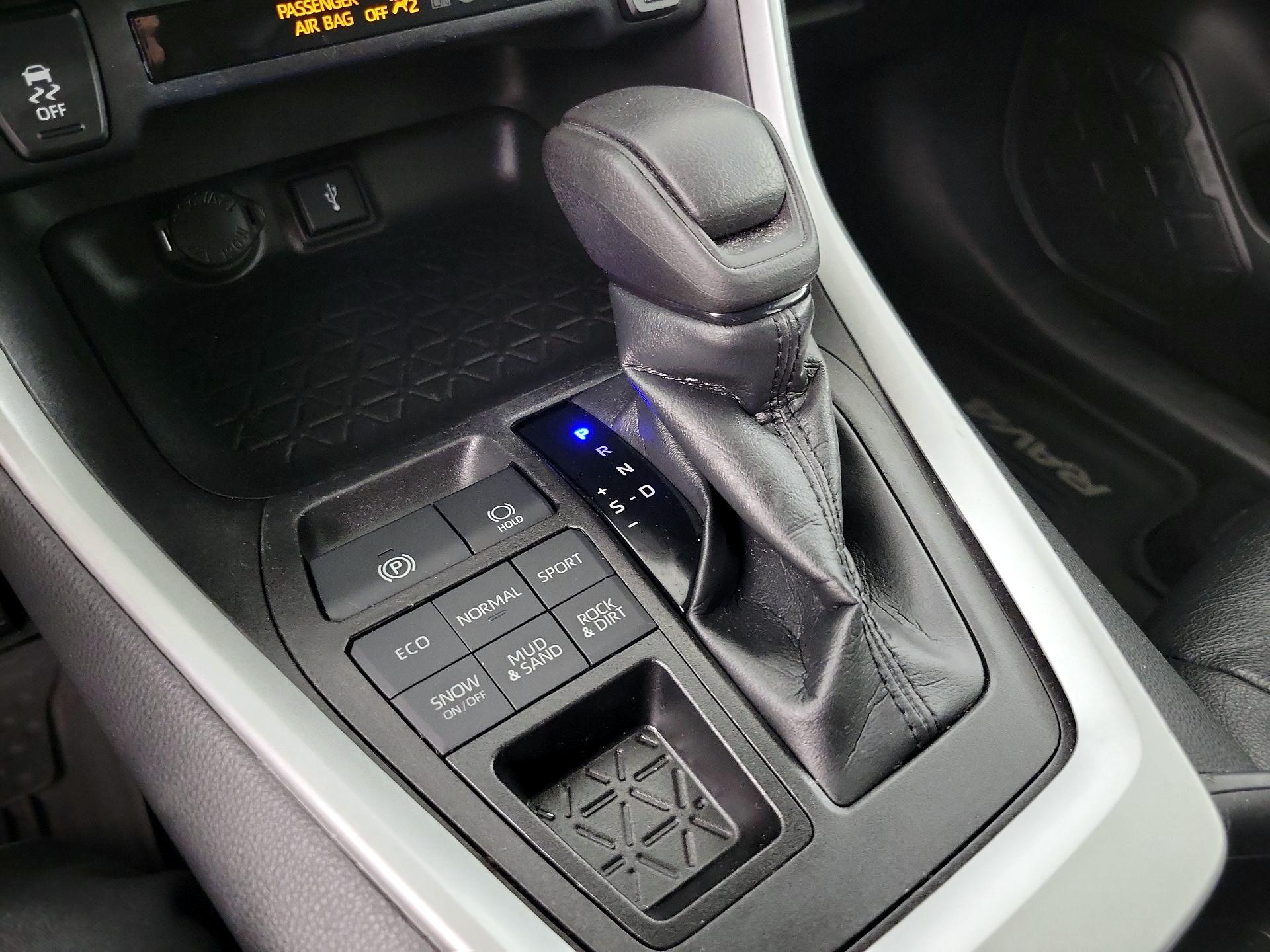 Thumbnail: 2021 Toyota RAV4 - 18