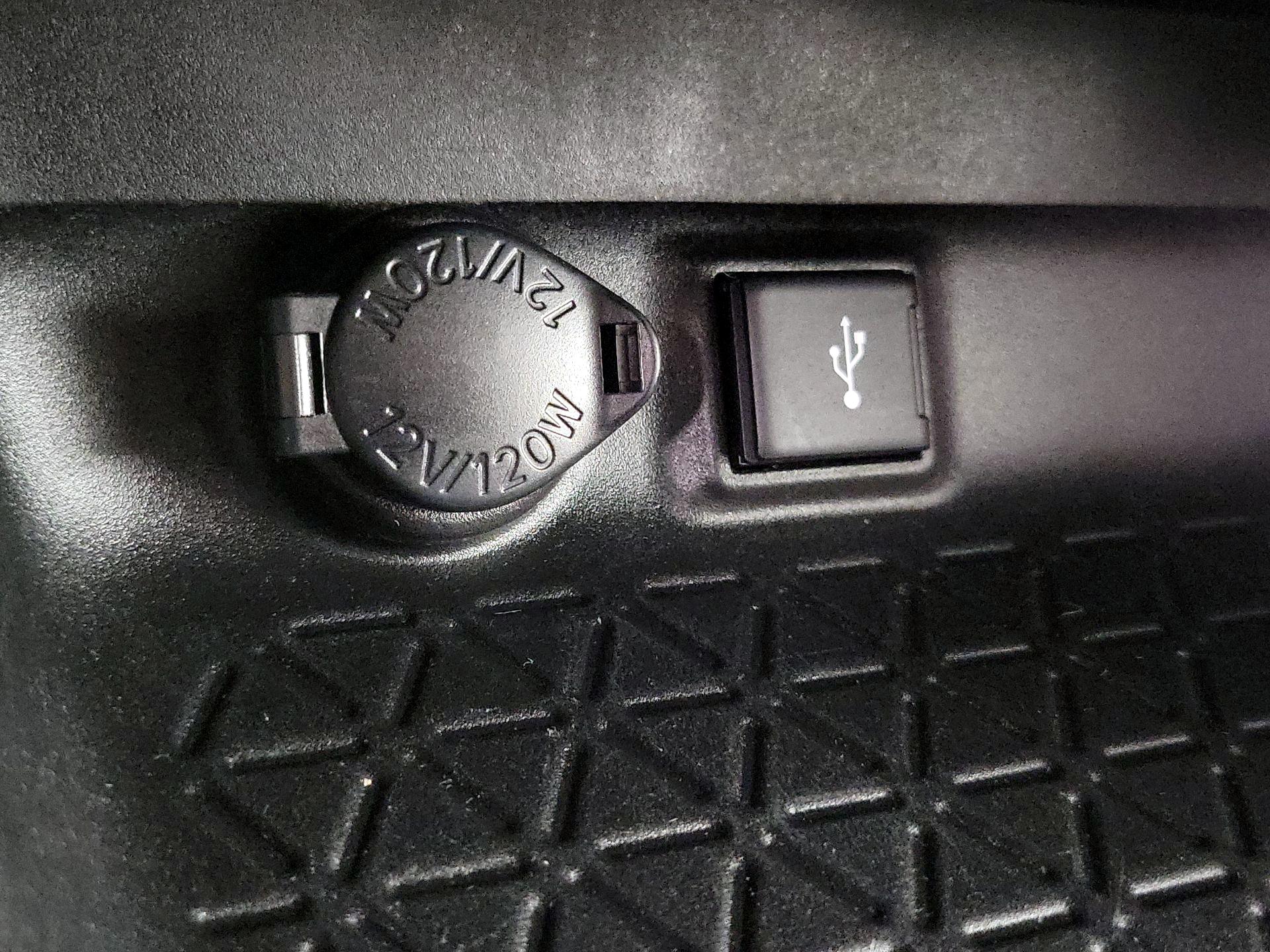 Thumbnail: 2021 Toyota RAV4 - 19