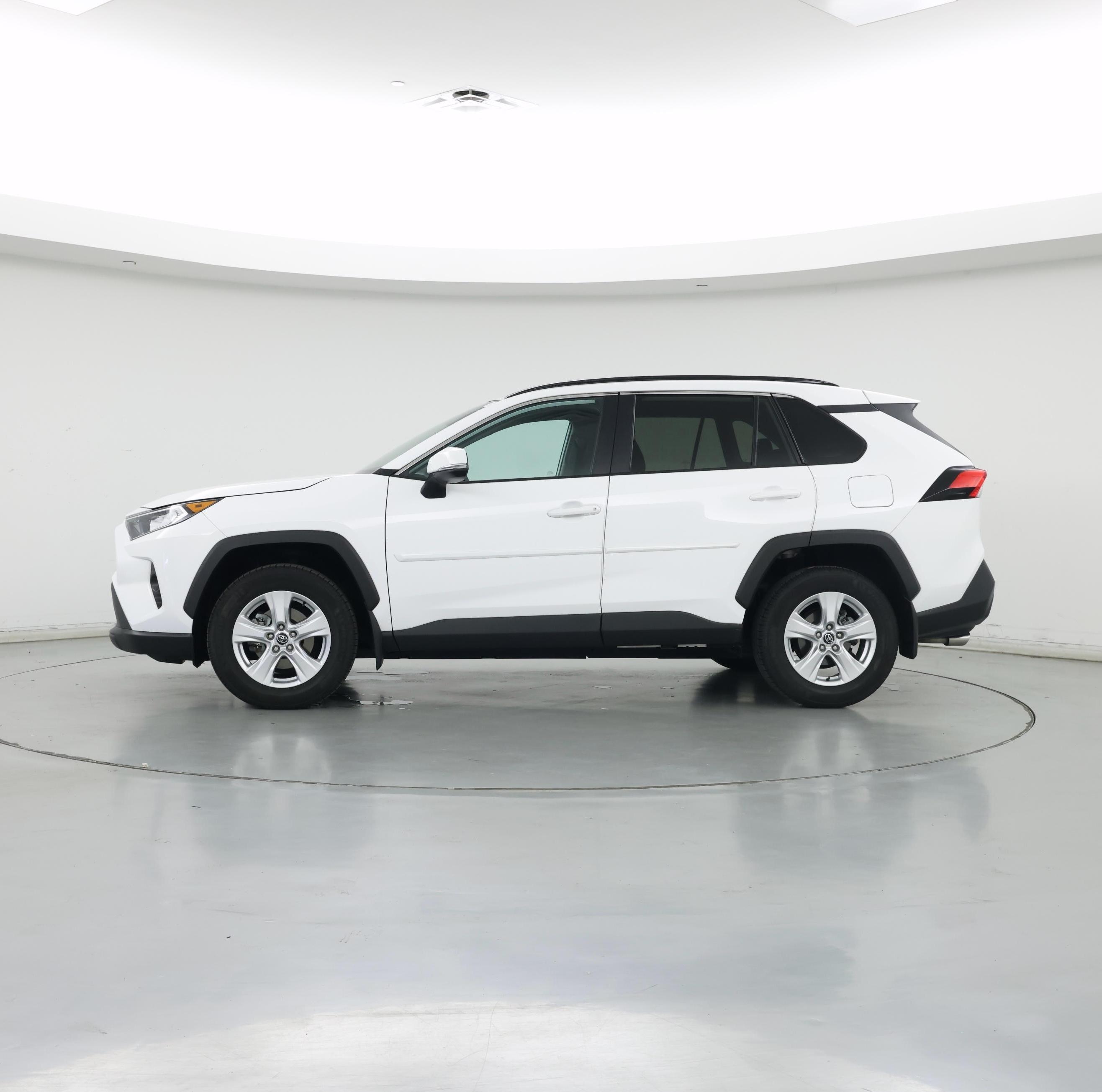 Thumbnail: 2021 Toyota RAV4 - 3