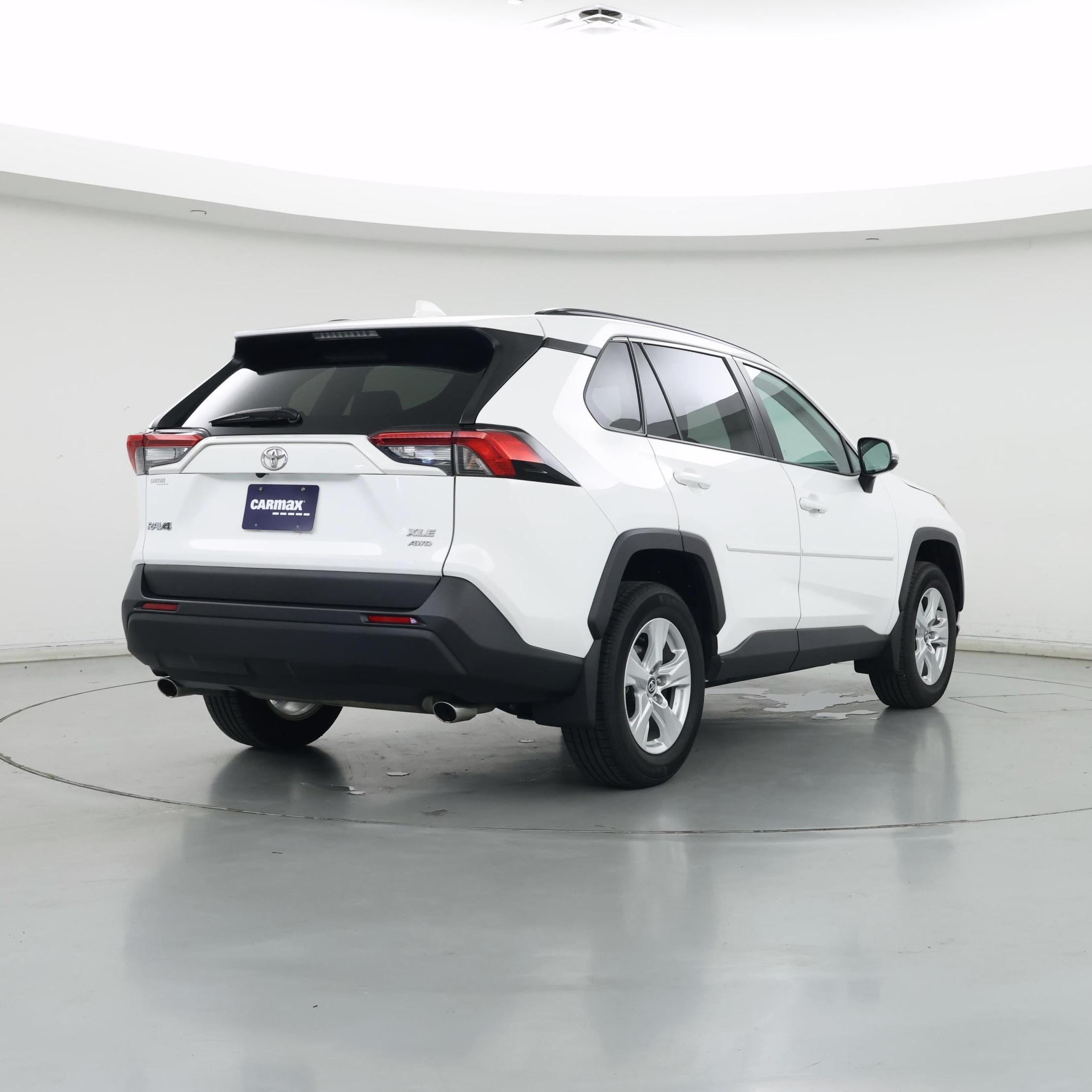 Thumbnail: 2021 Toyota RAV4 - 8
