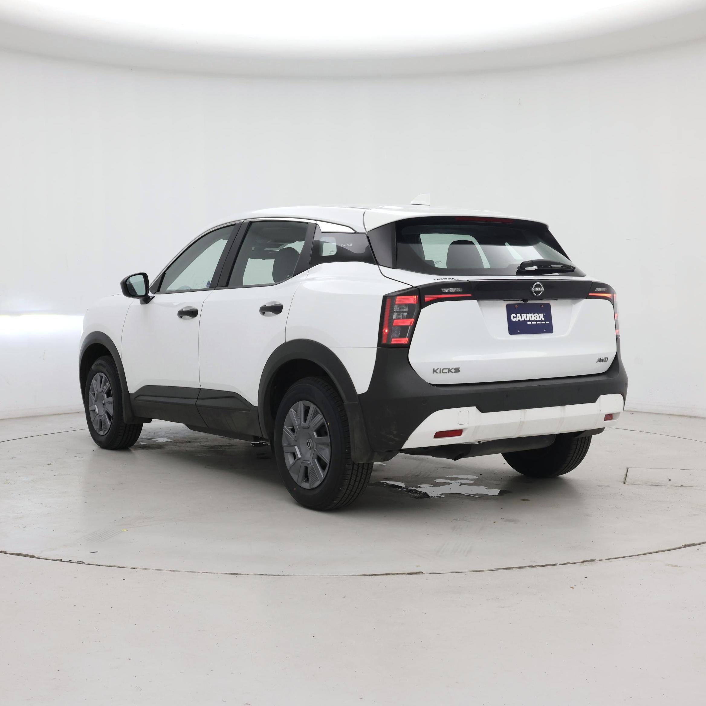 Thumbnail: 2025 Nissan Kicks - 2