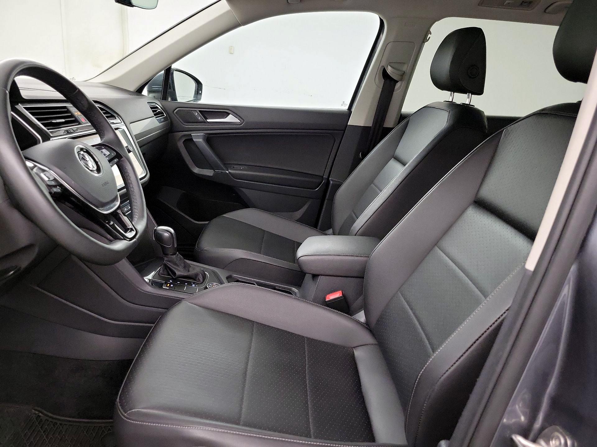 Thumbnail: 2020 Volkswagen Tiguan - 11