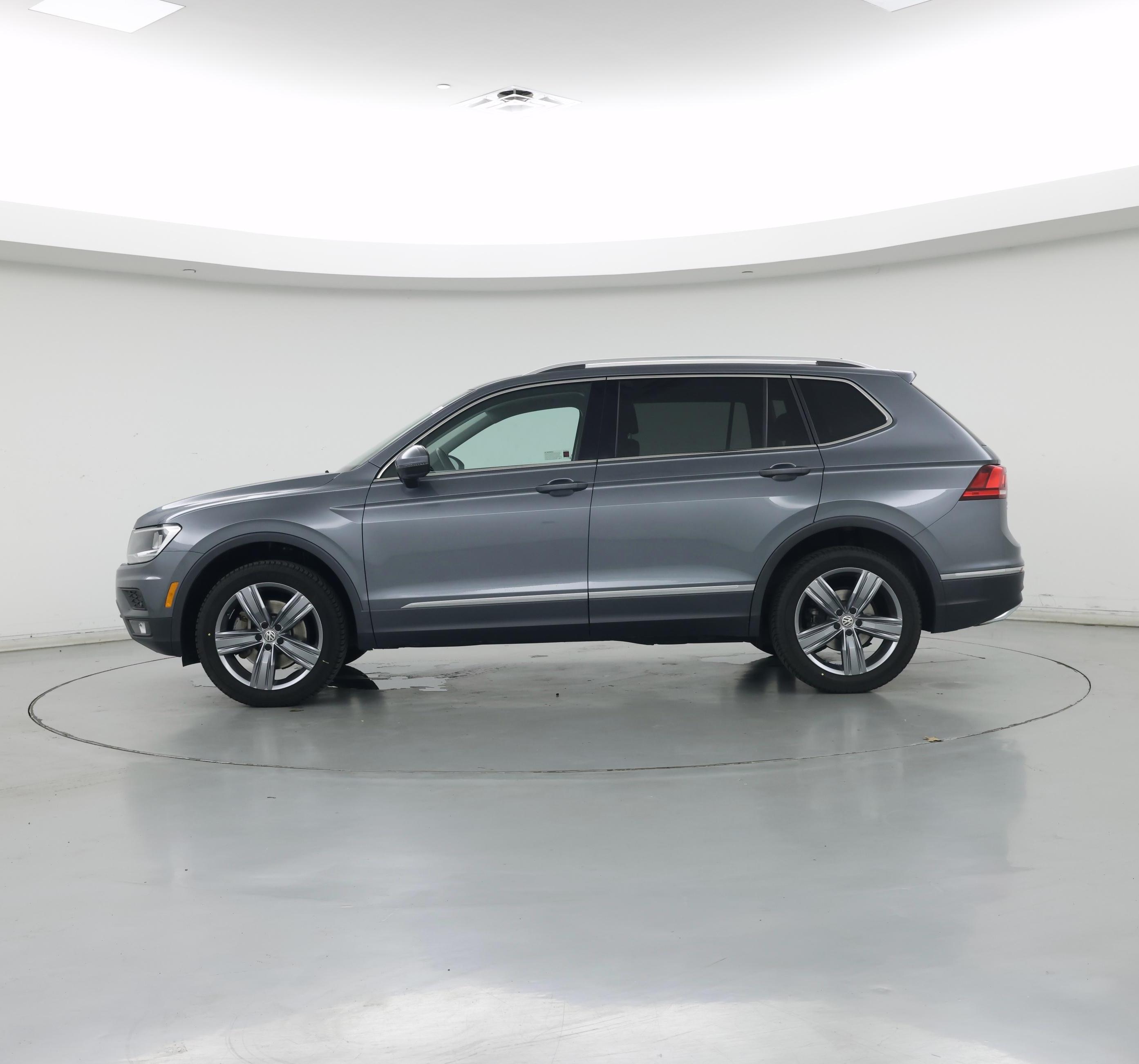 Thumbnail: 2020 Volkswagen Tiguan - 3