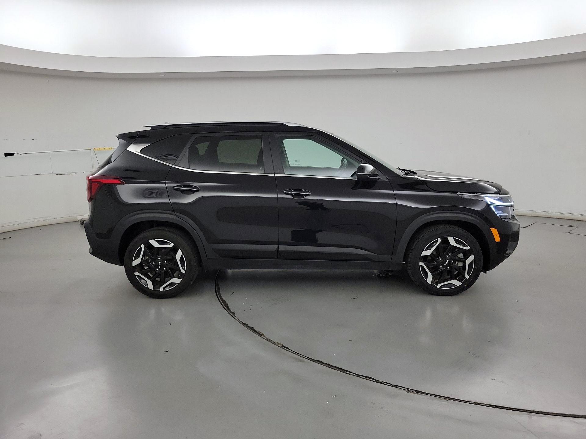 Thumbnail: 2024 Kia Seltos - 4