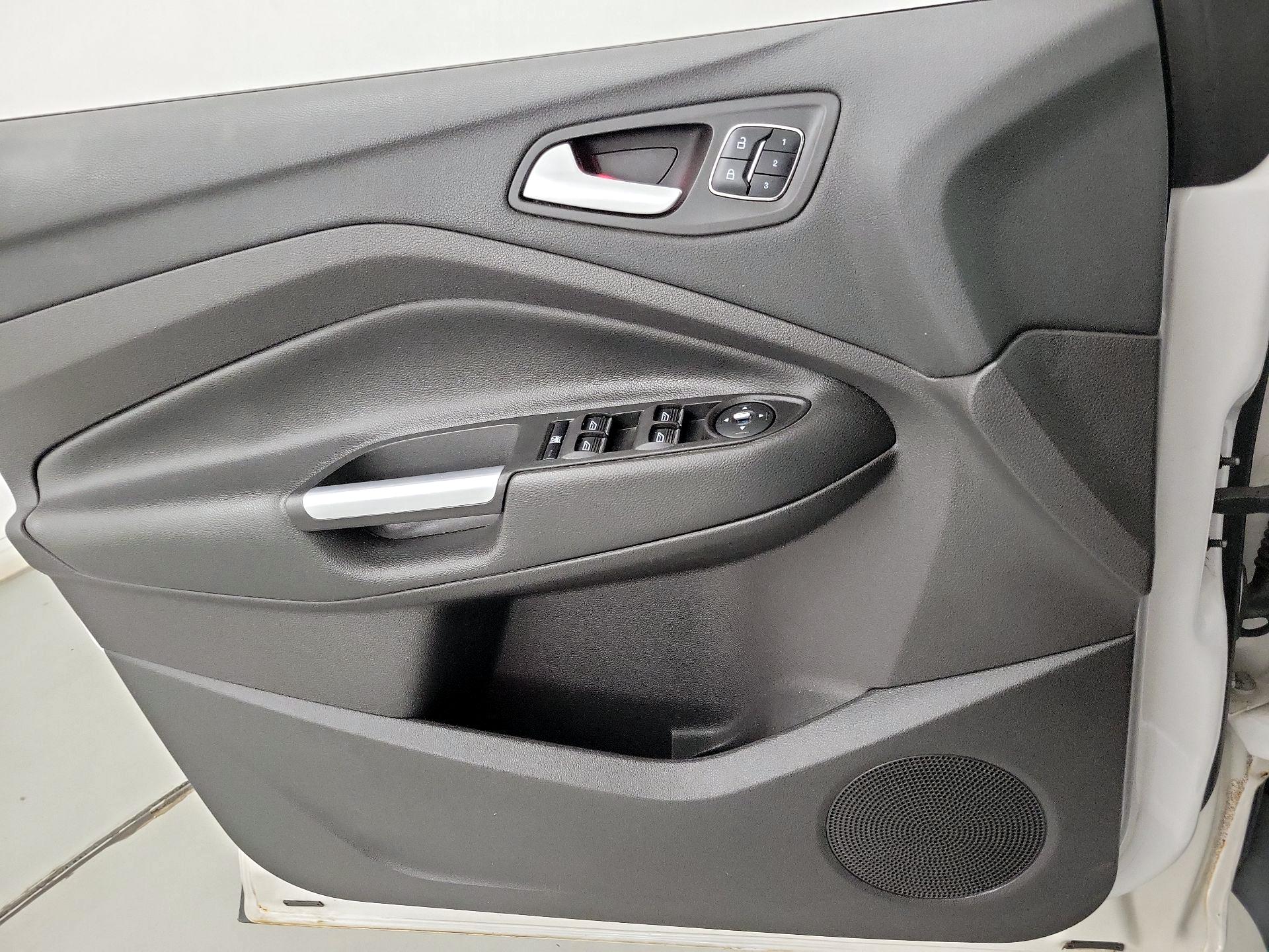 Thumbnail: 2016 Ford Escape - 12