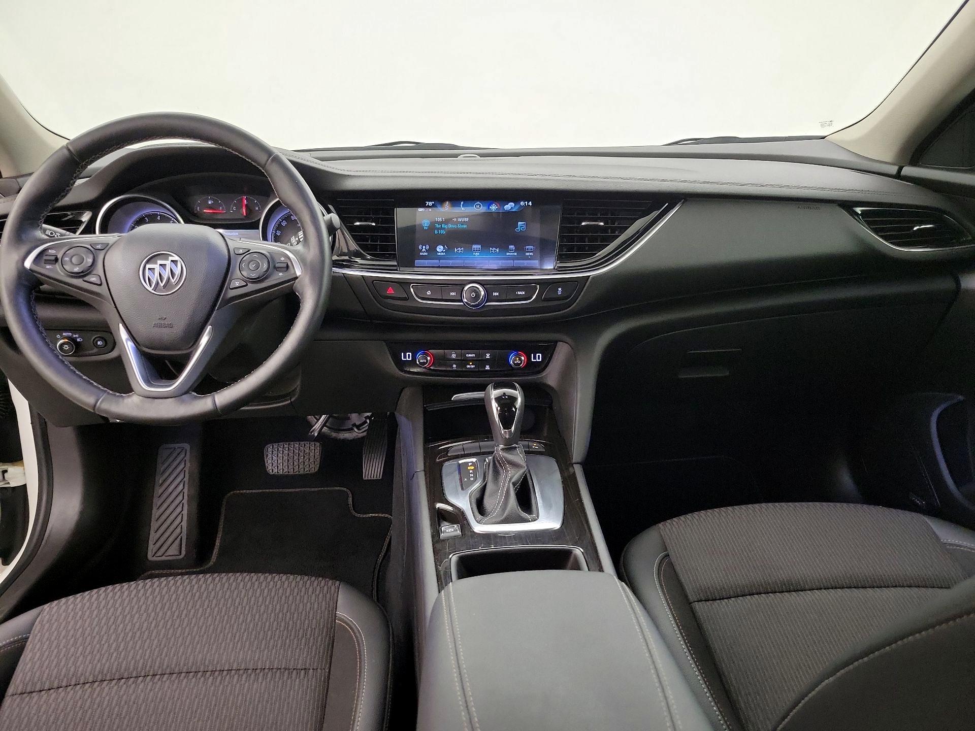 Thumbnail: 2018 Buick Regal - 9