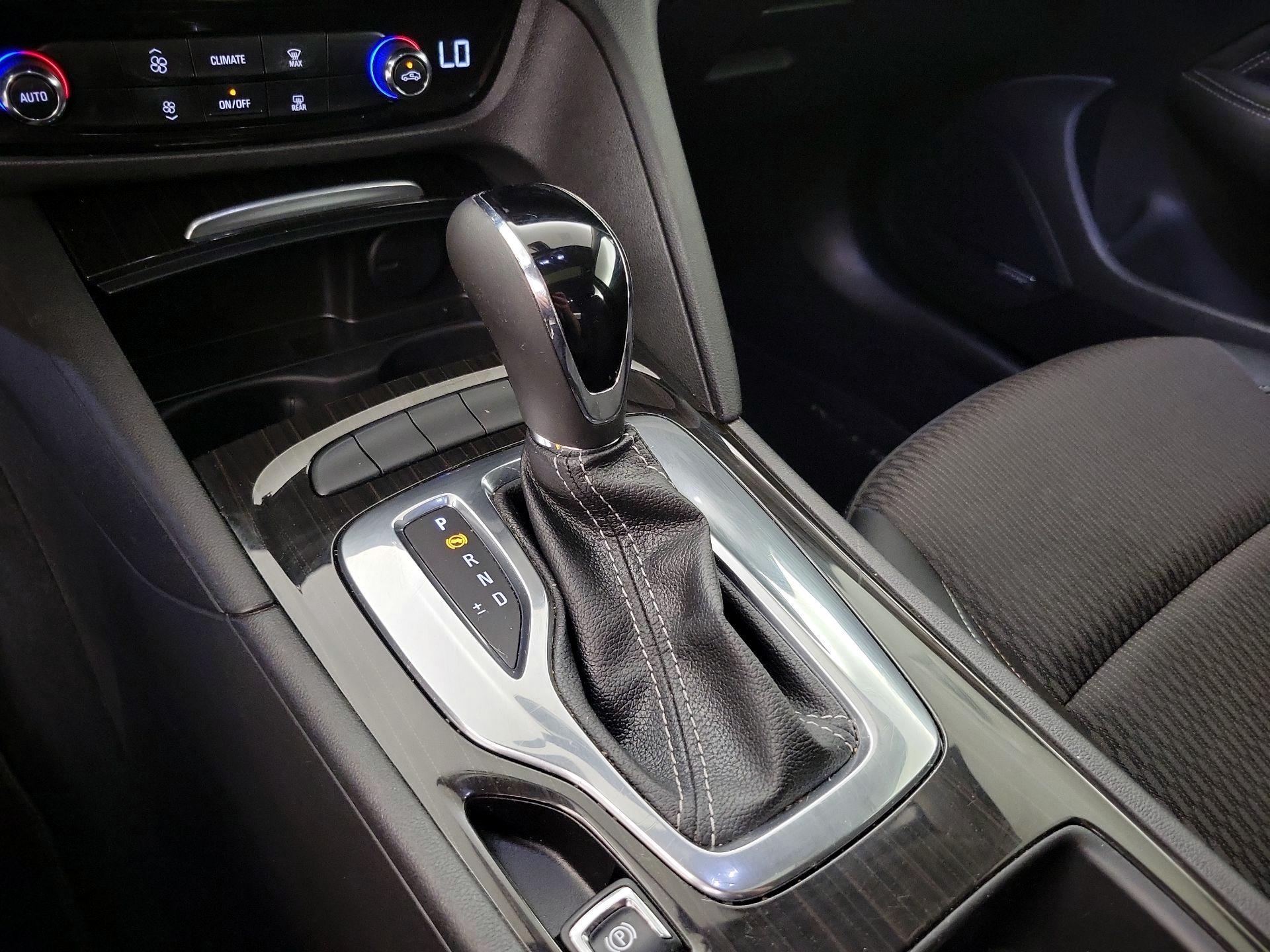 Thumbnail: 2018 Buick Regal - 17