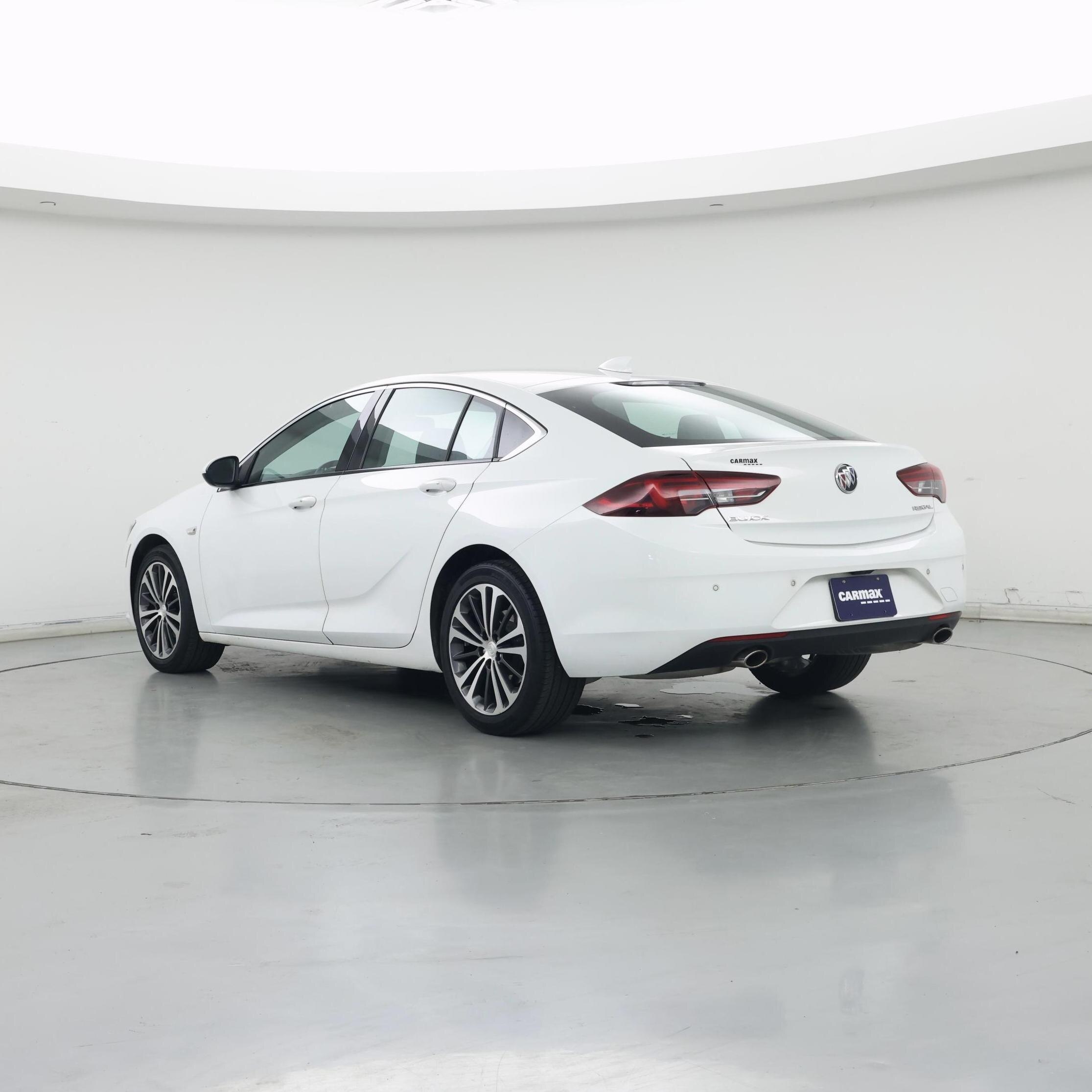 Thumbnail: 2018 Buick Regal - 2