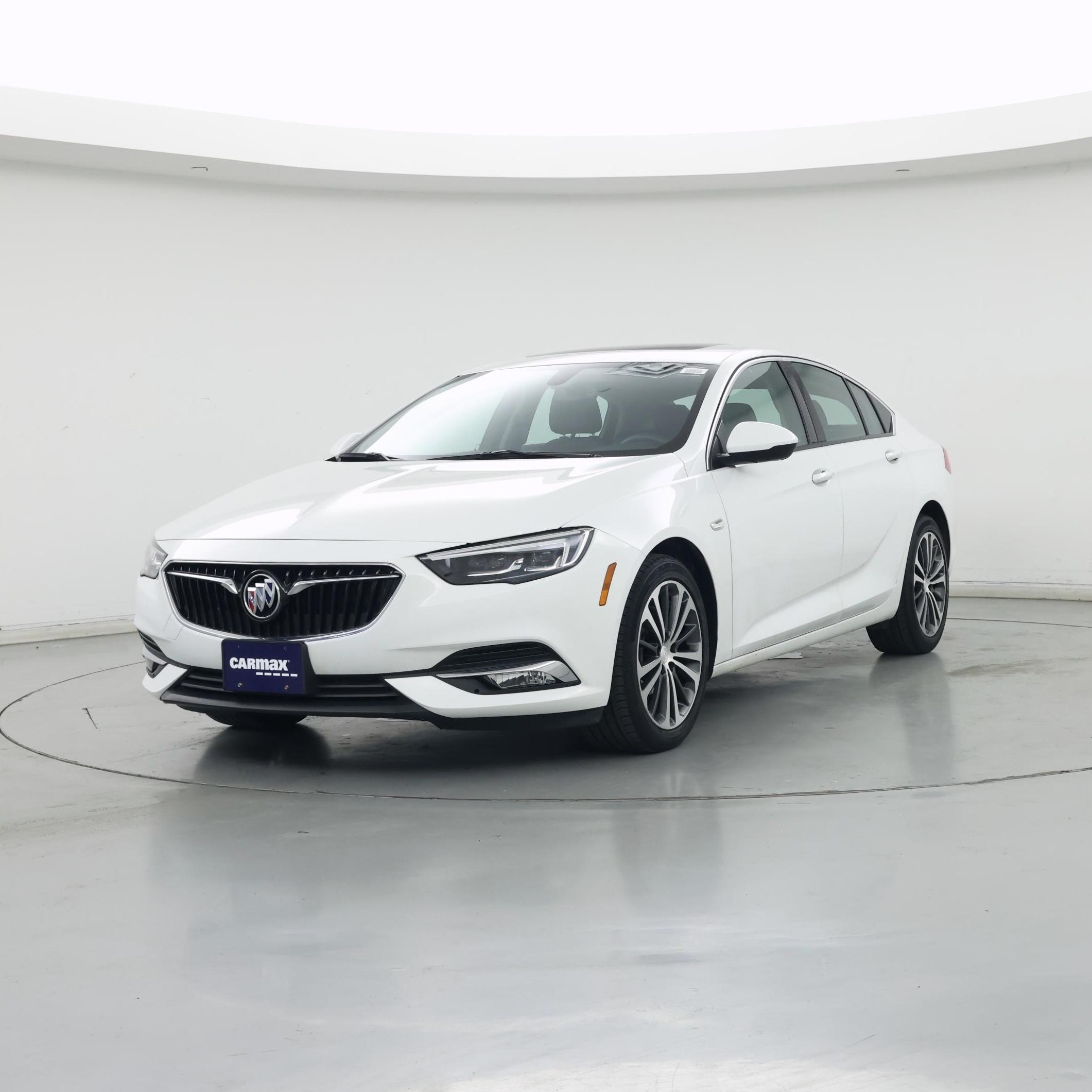 Thumbnail: 2018 Buick Regal - 4
