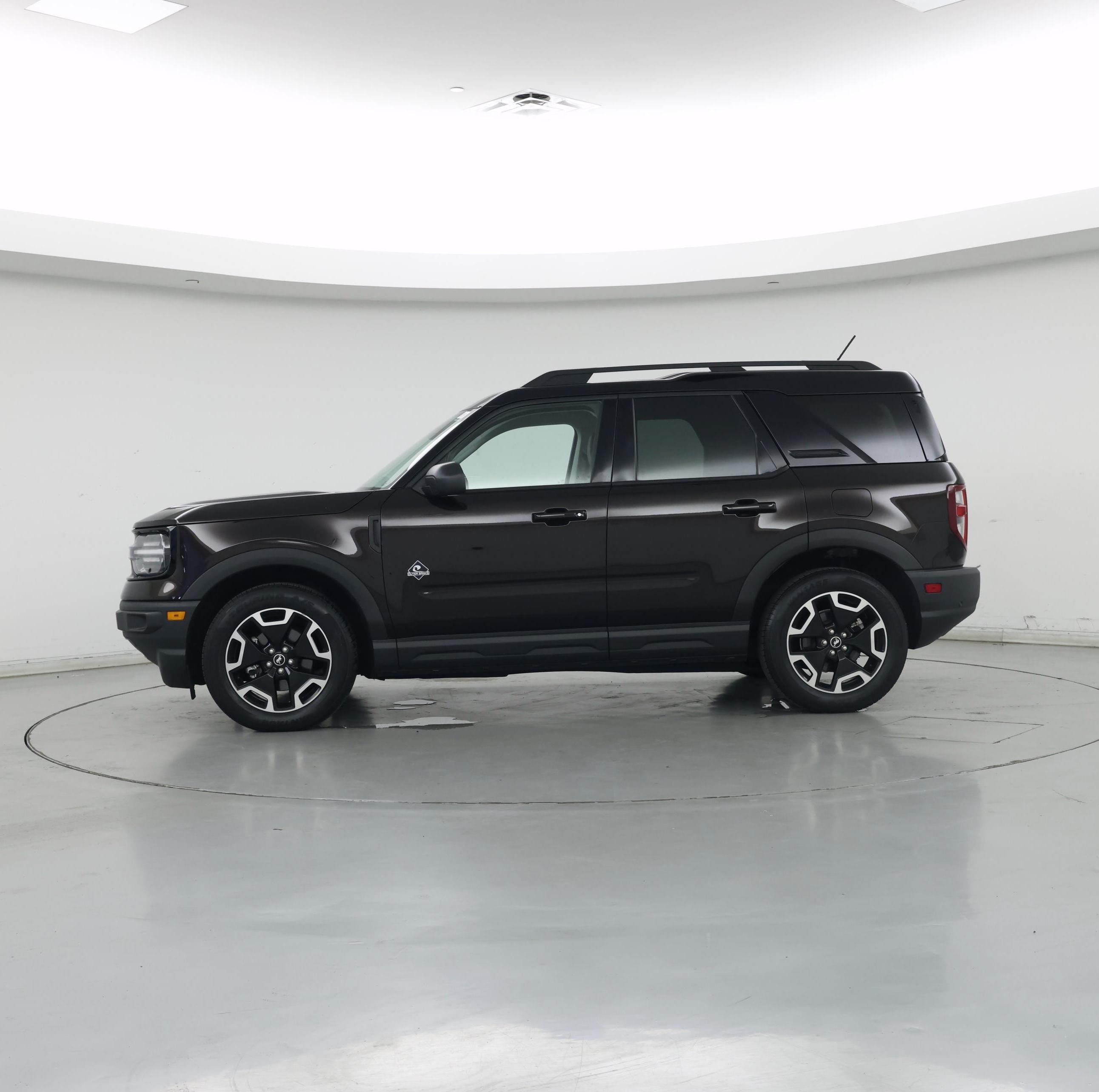 Thumbnail: 2021 Ford Bronco Sport - 3