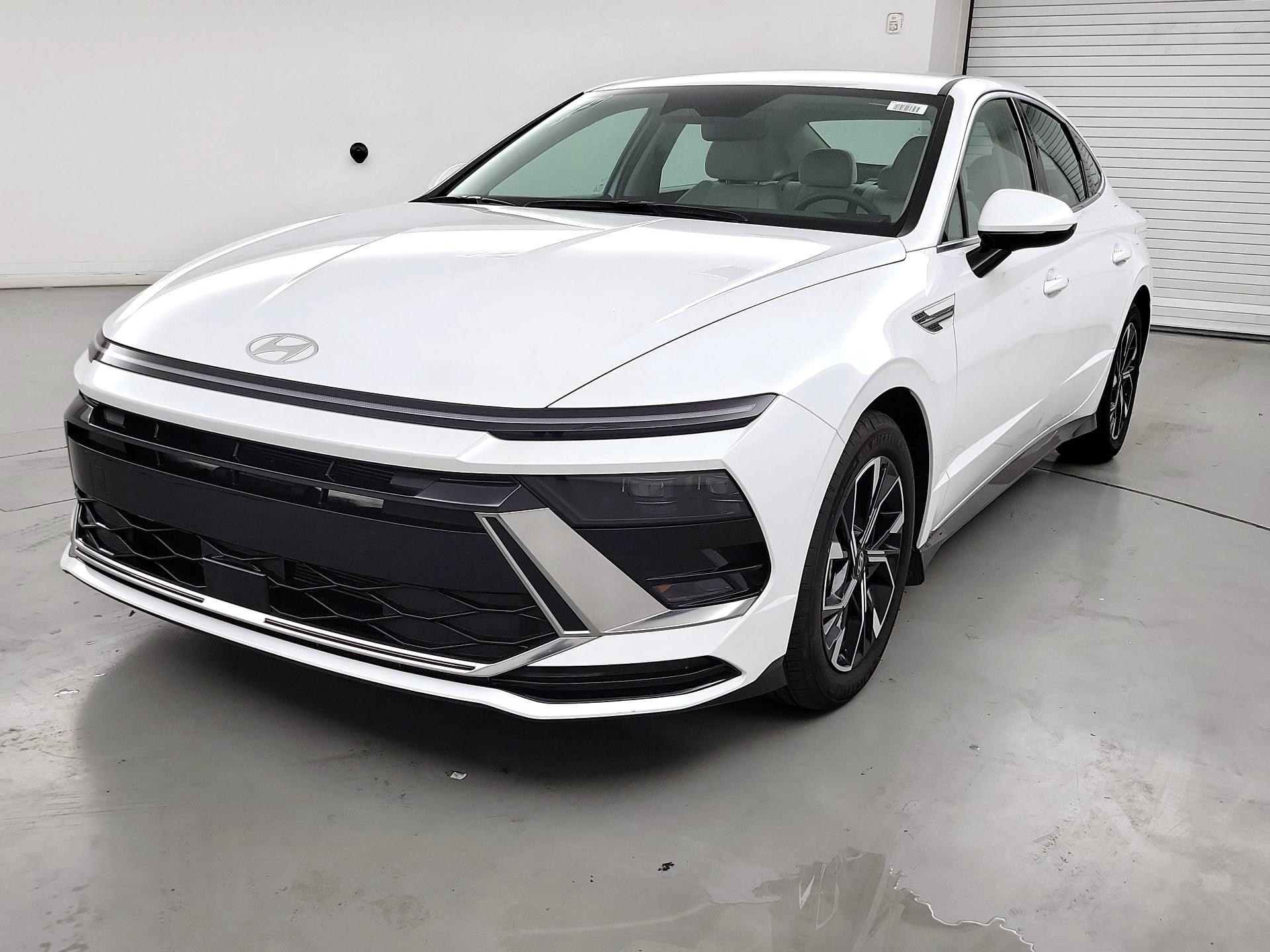 Thumbnail: 2025 Hyundai Sonata - 3