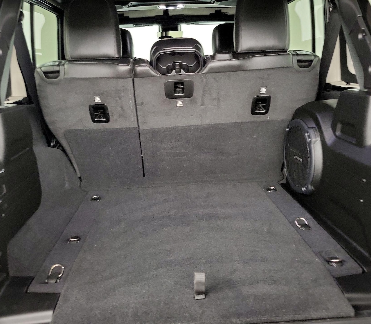 Trunk/Cargo (Seats Up)