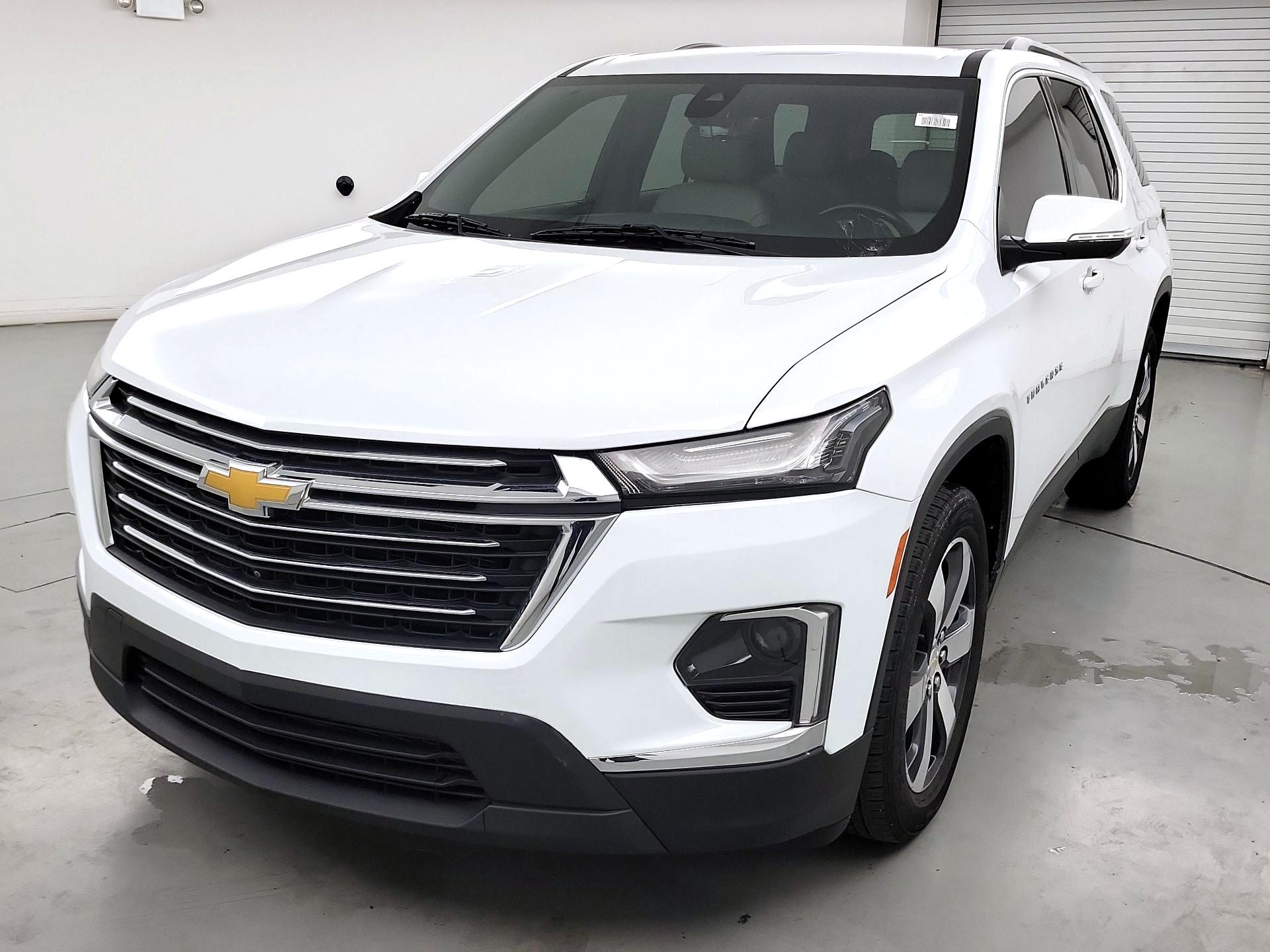 Thumbnail: 2023 Chevrolet Traverse - 3