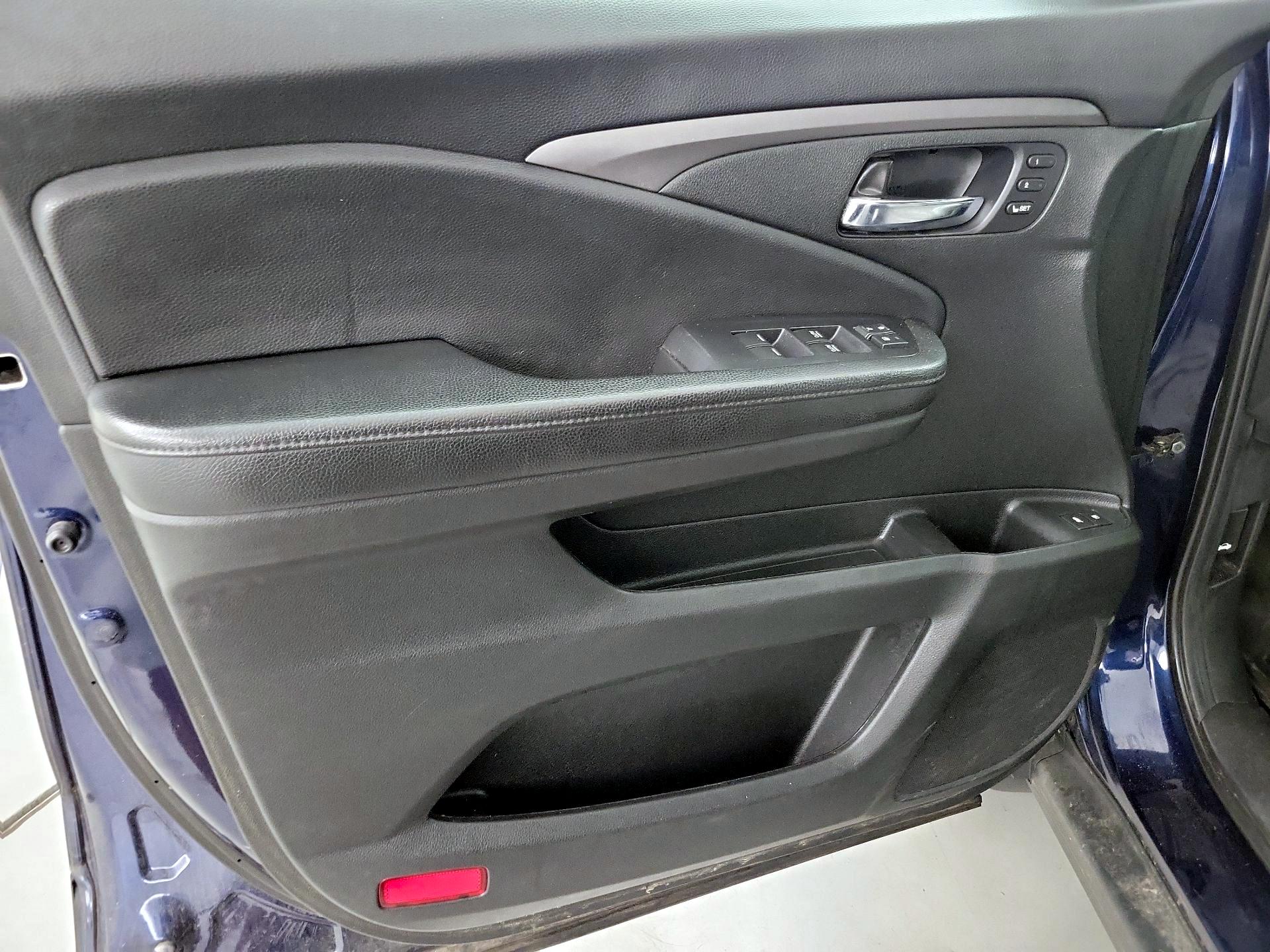 Thumbnail: 2019 Honda Passport - 12