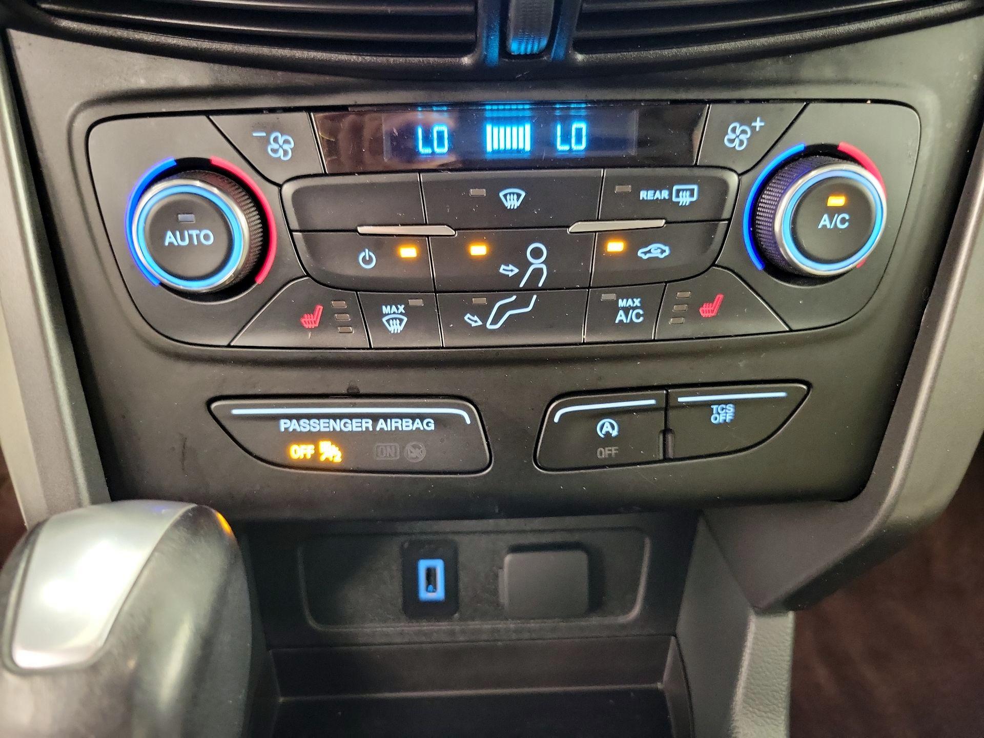 Thumbnail: 2017 Ford Escape - 16