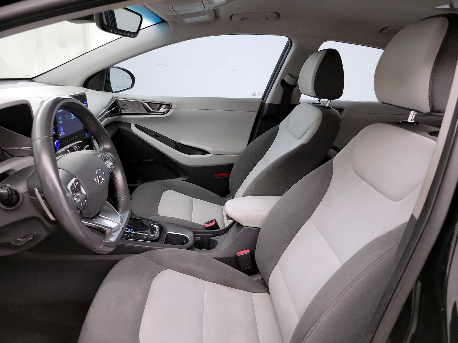 2020 Hyundai IONIQ SEL - Photo 12