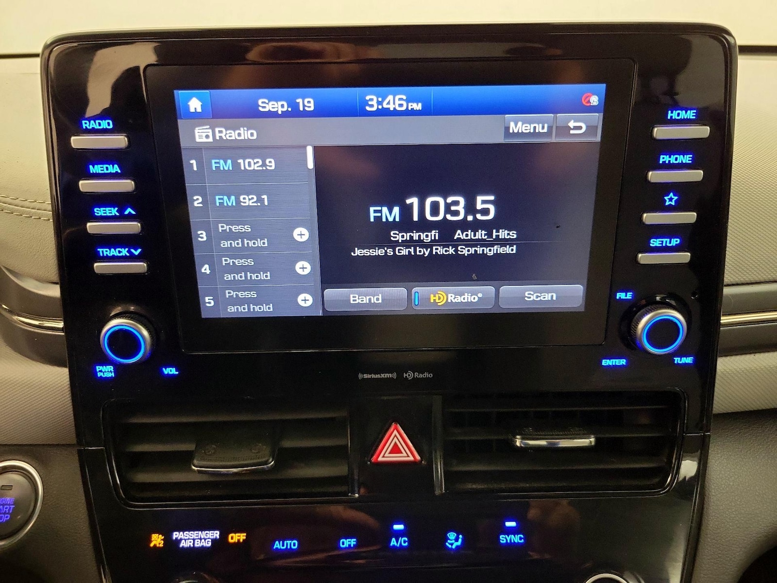 2020 Hyundai IONIQ SEL - Photo 16