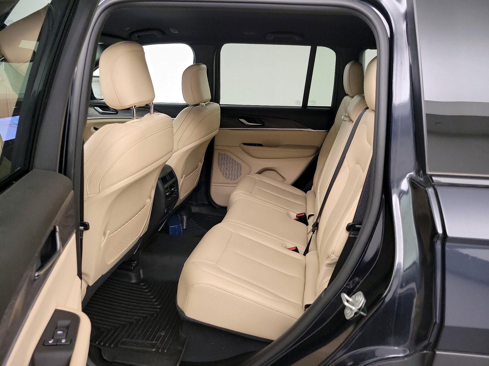 Thumbnail: 2024 Jeep Grand Cherokee - 18