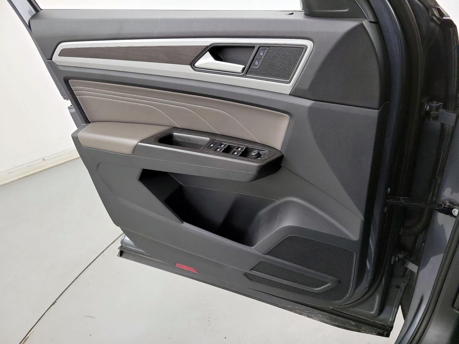 2022 Volkswagen Atlas SE - Photo 11