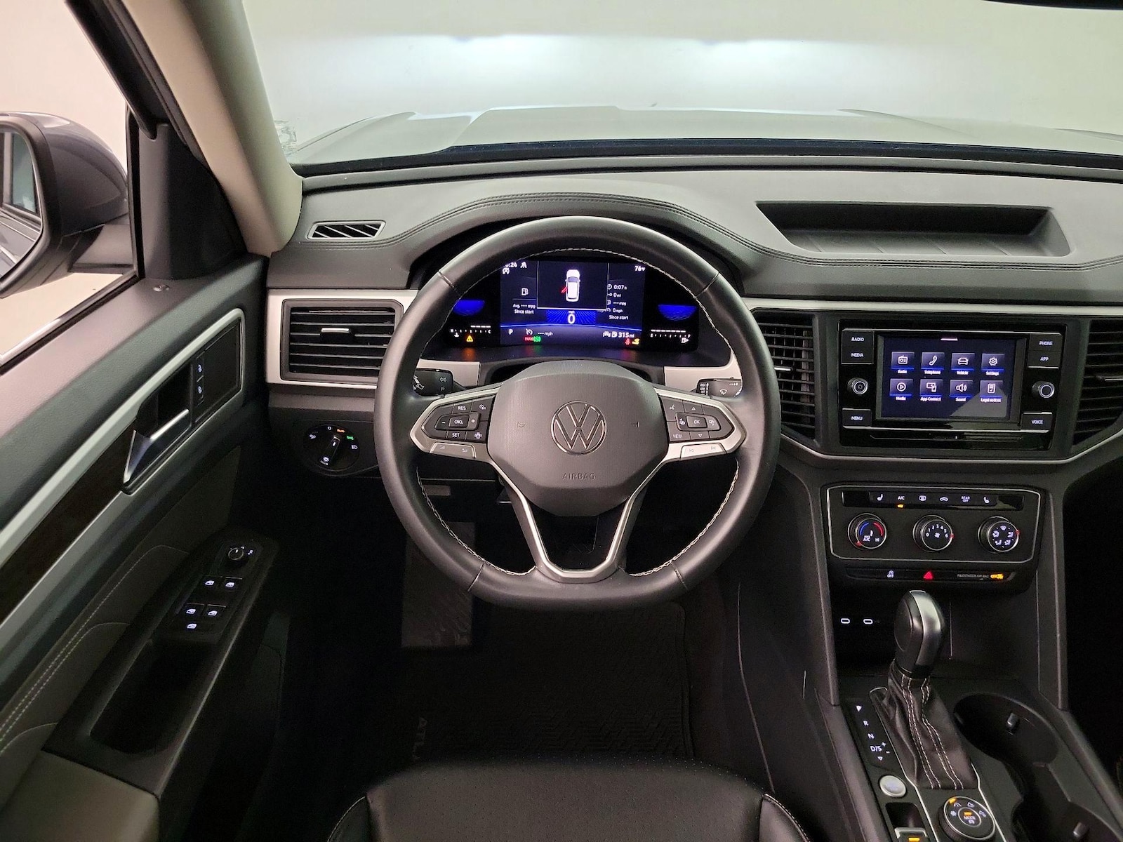 2022 Volkswagen Atlas SE - Photo 9