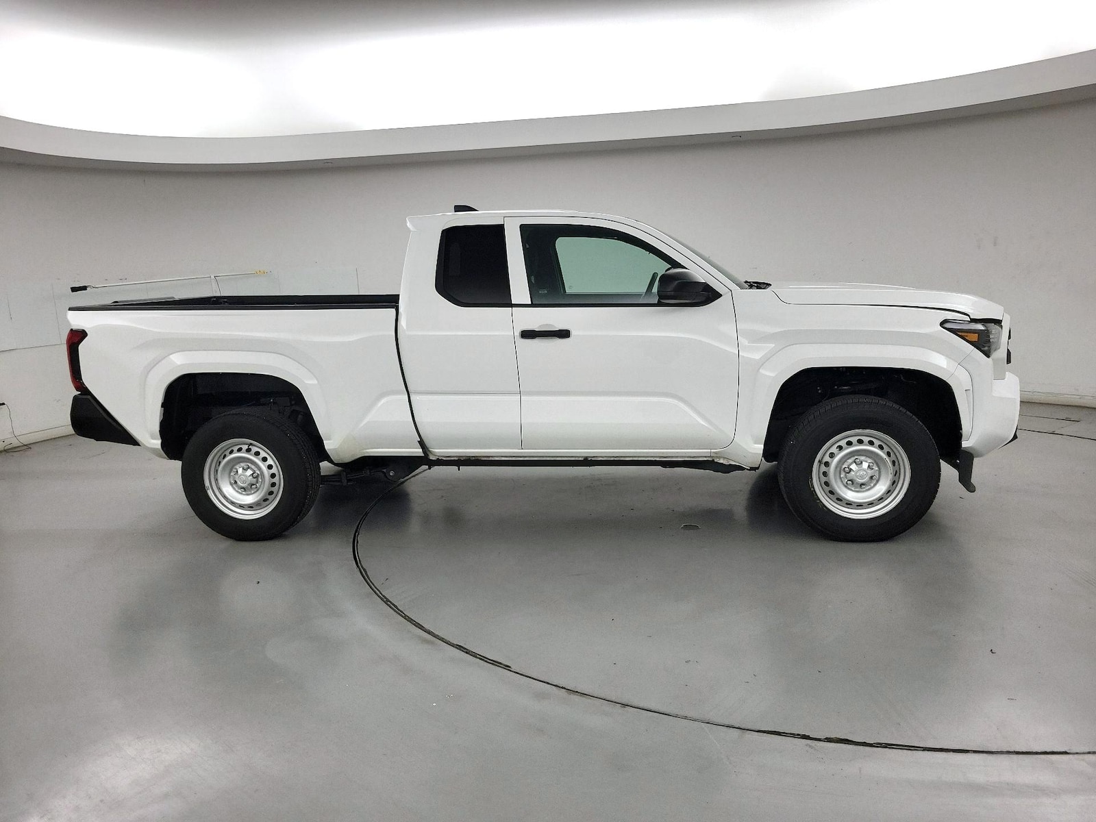 2025 Toyota Tacoma SR - Photo 4