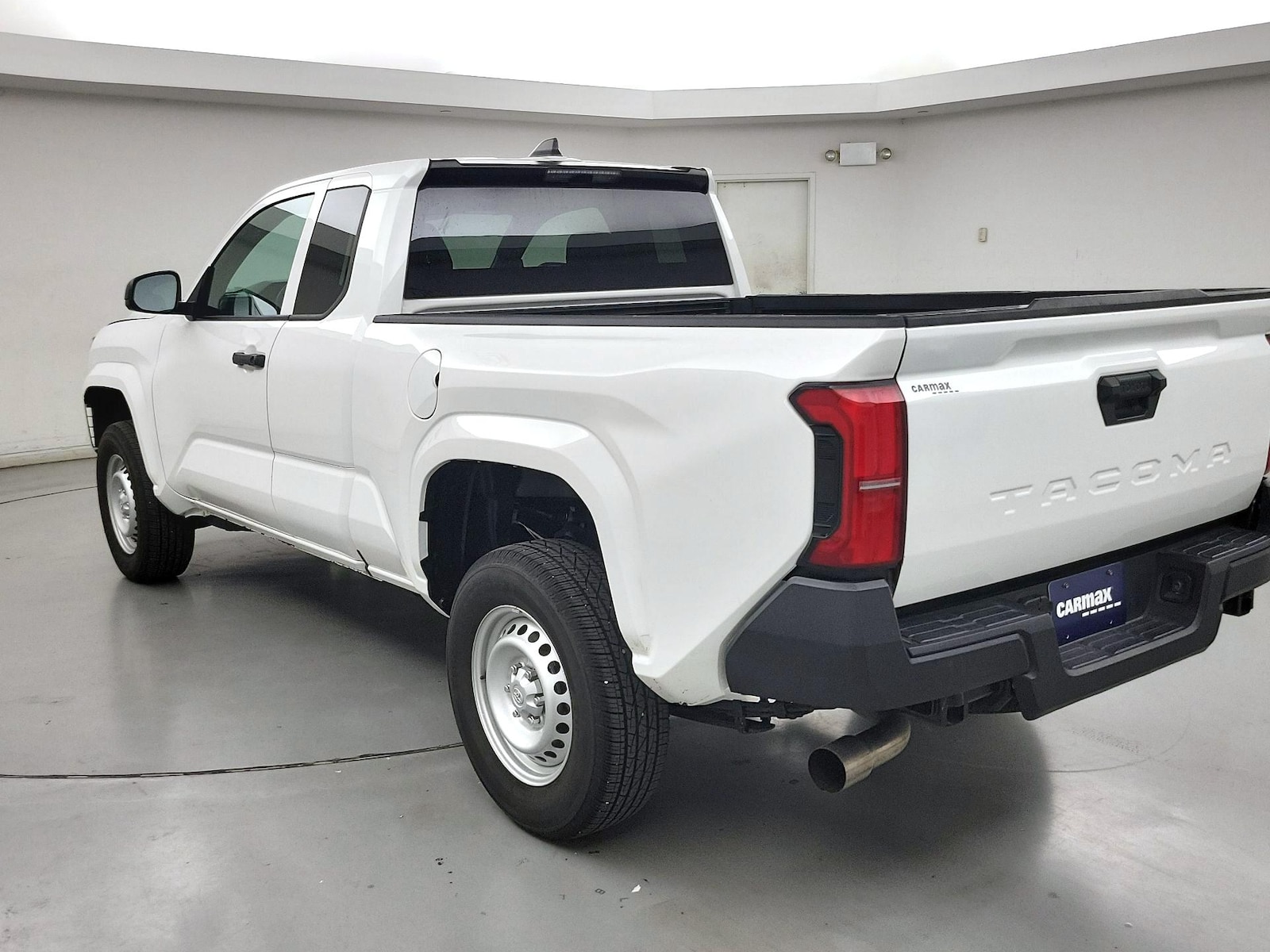 2025 Toyota Tacoma SR - Photo 7