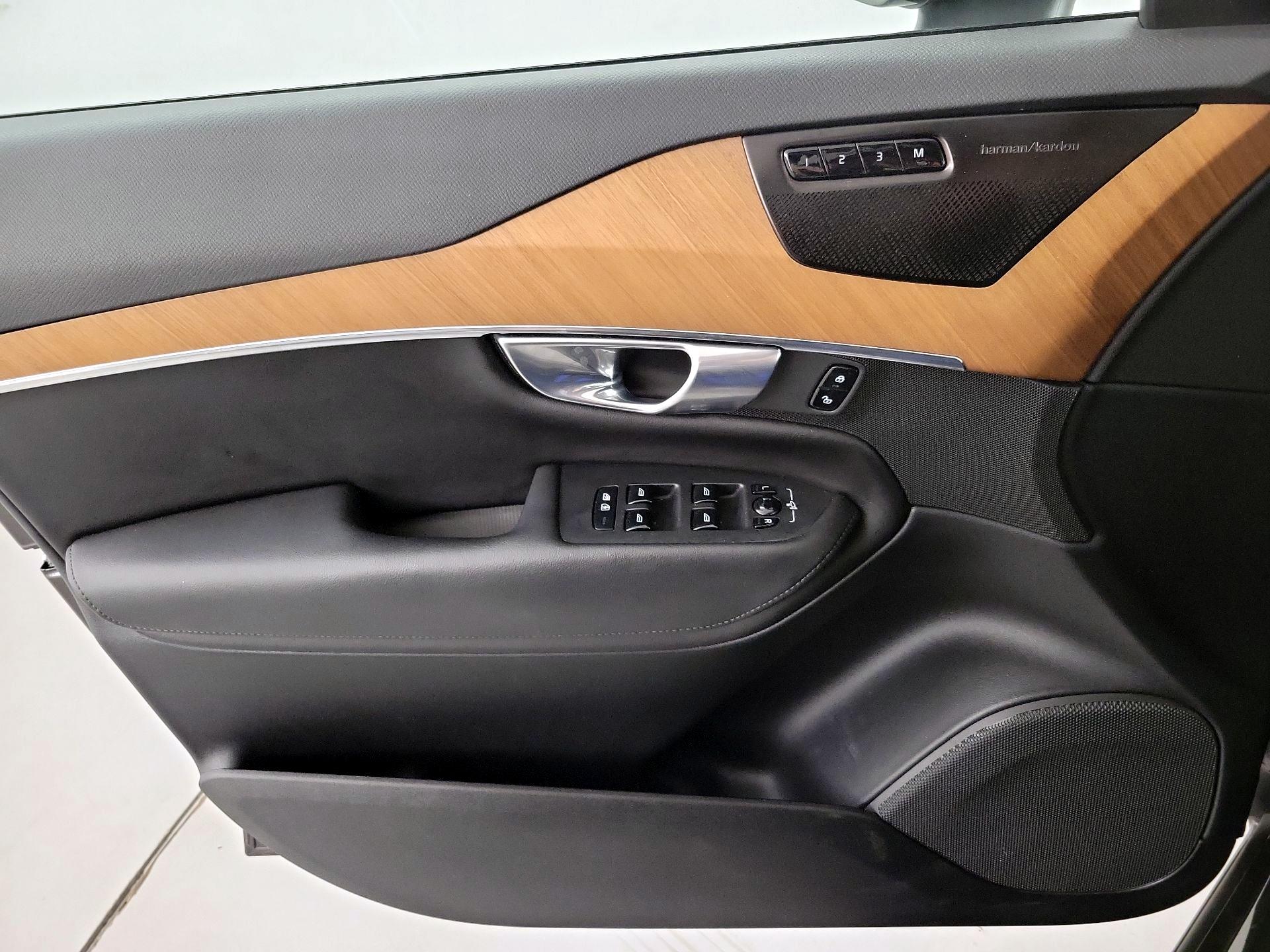 Thumbnail: 2023 Volvo XC90 - 10
