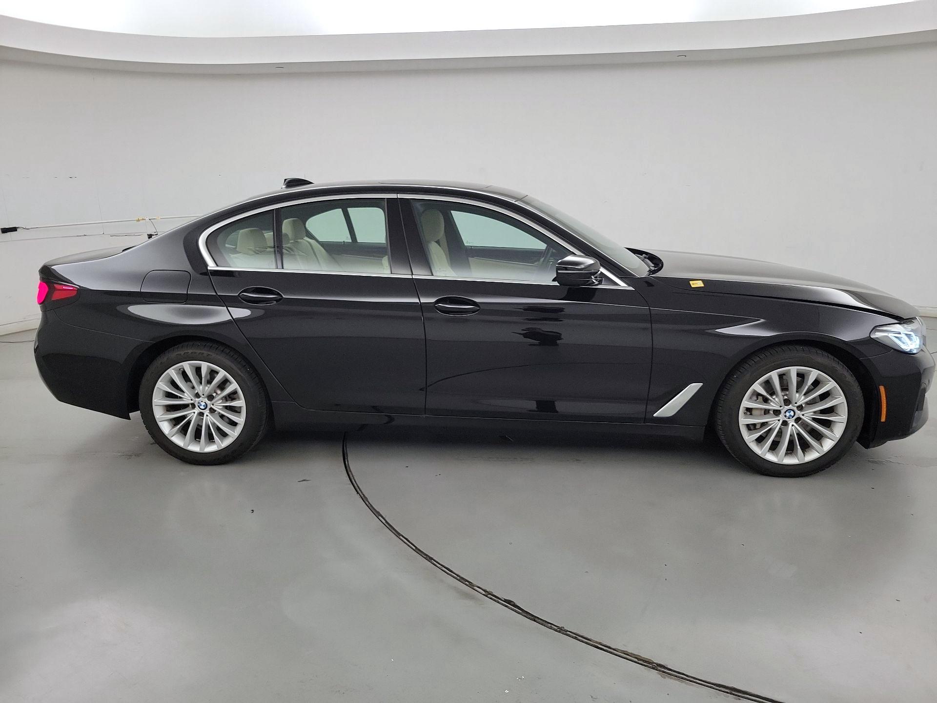 Thumbnail: 2023 BMW 5 Series - 4