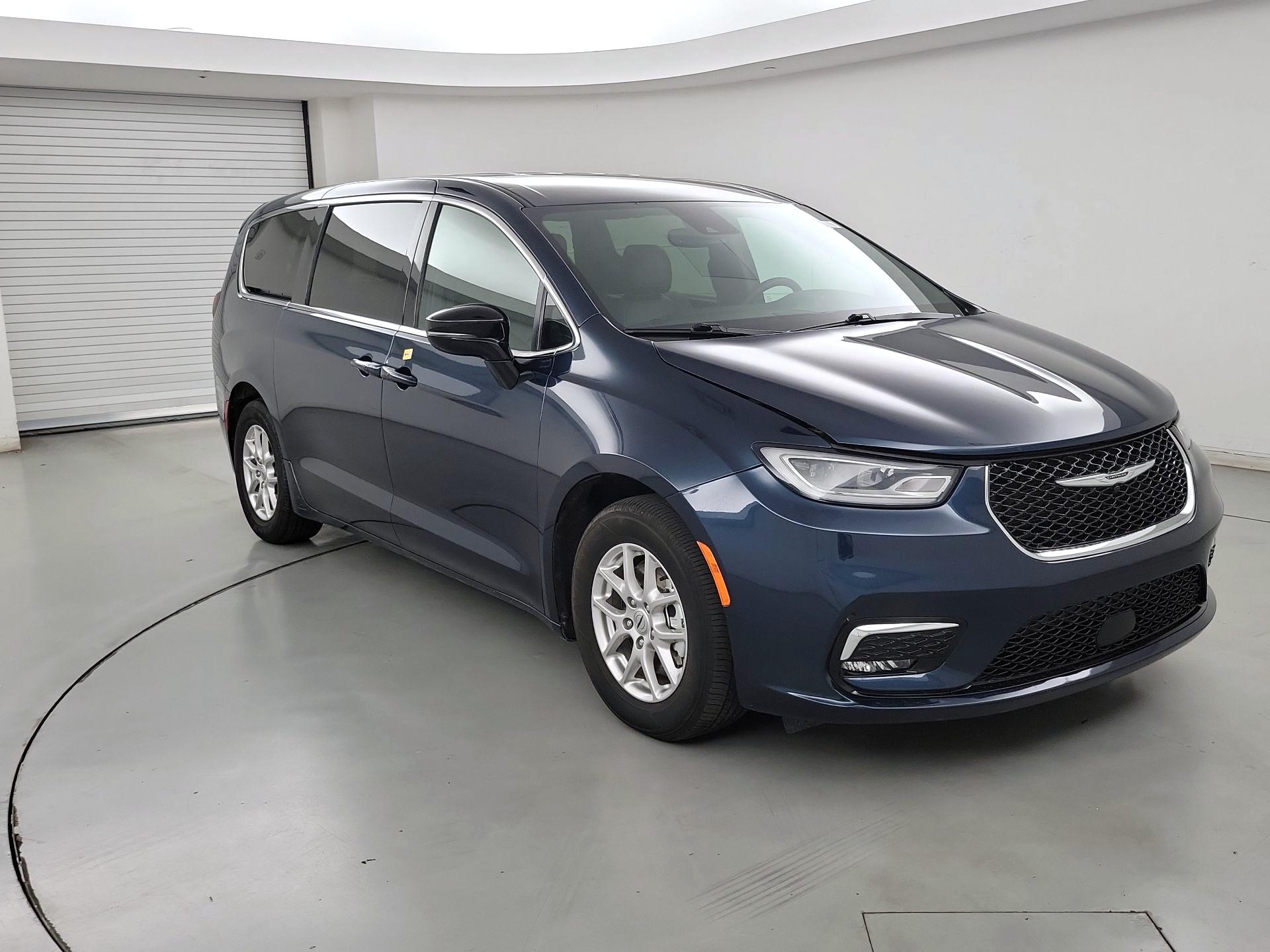 Thumbnail: 2025 Chrysler Pacifica - 1