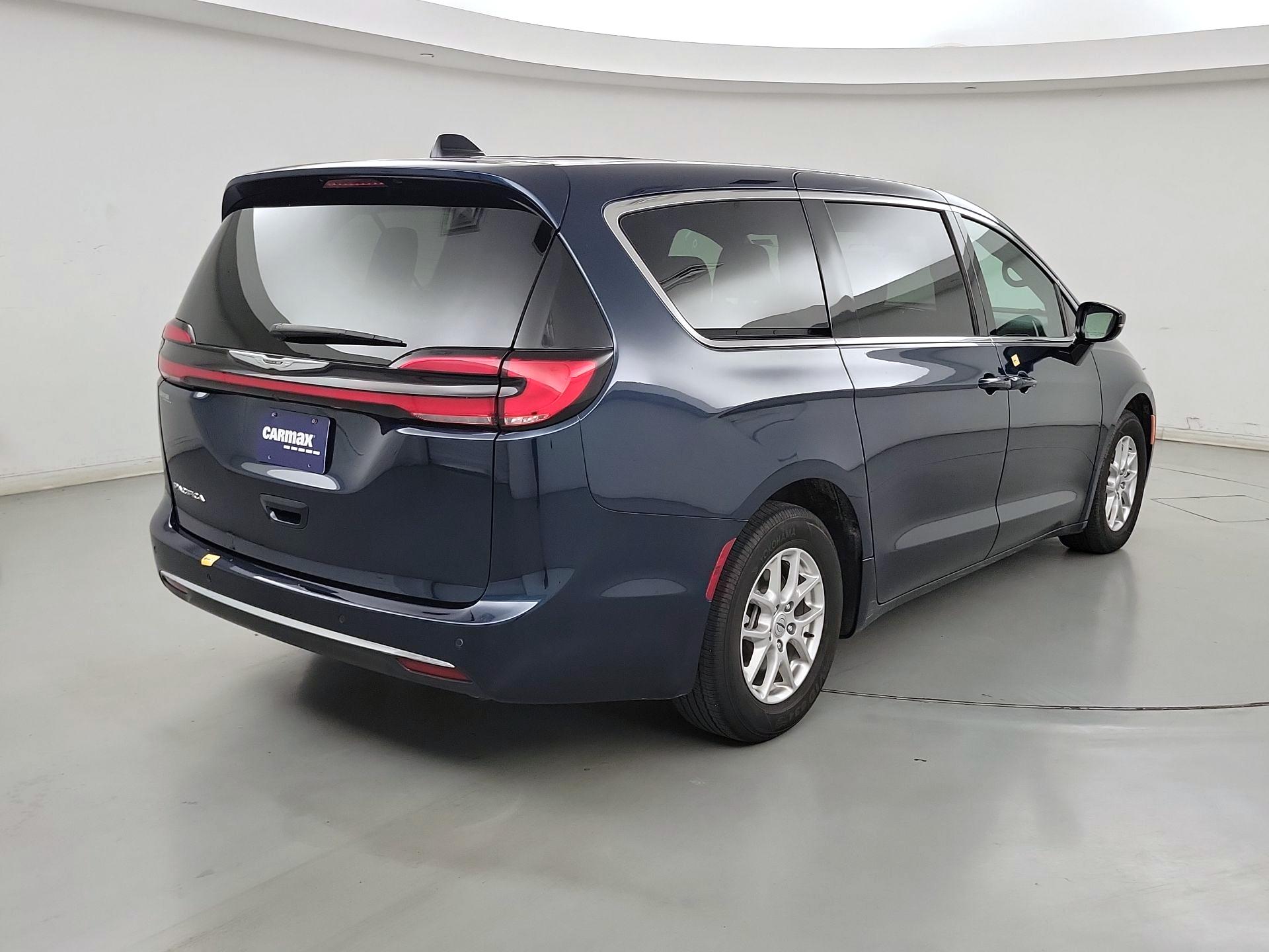 Thumbnail: 2025 Chrysler Pacifica - 5