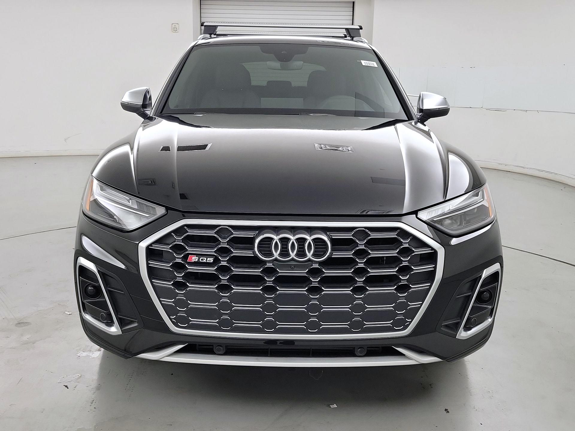 Thumbnail: 2022 Audi SQ5 - 2