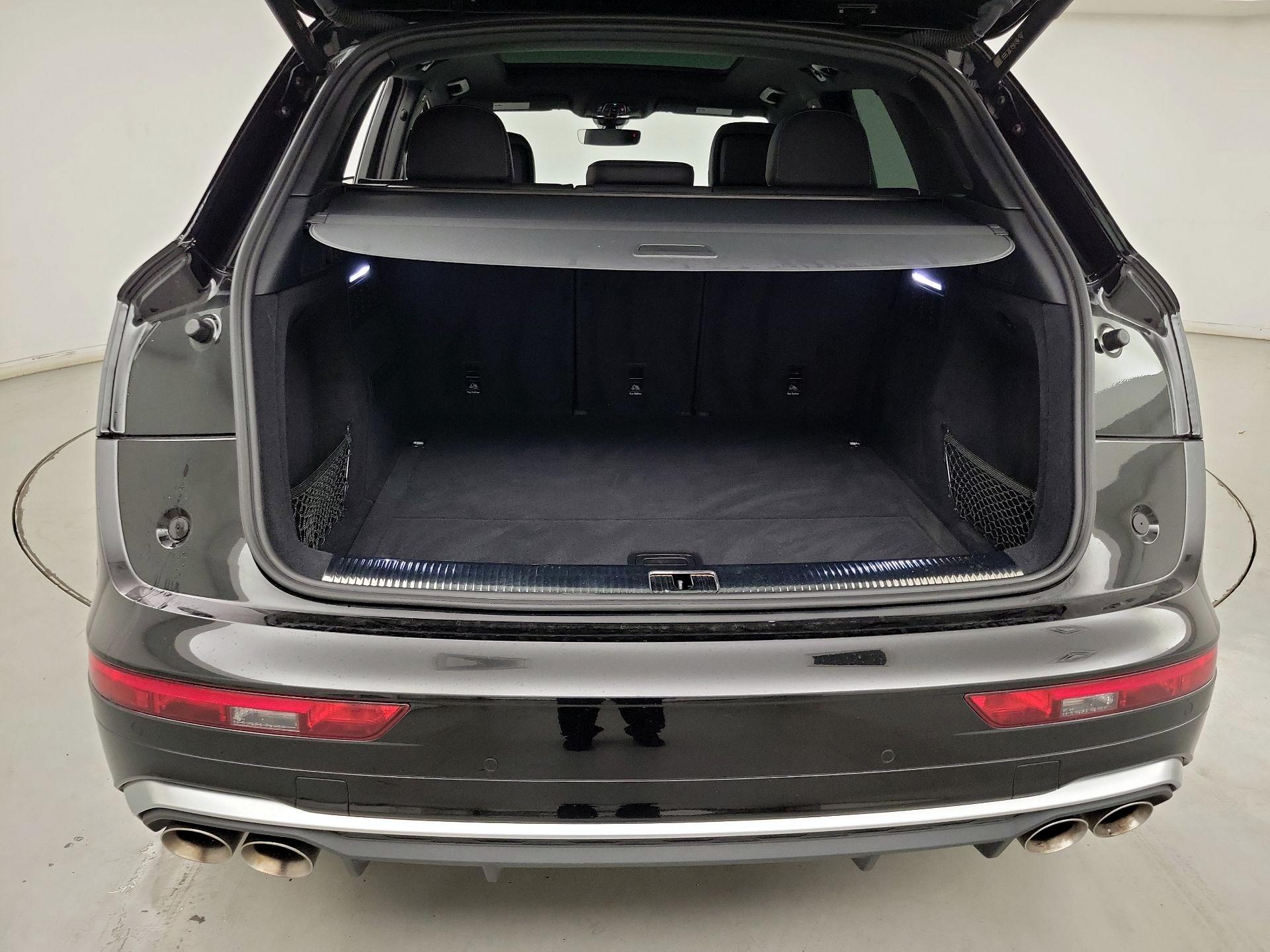 Thumbnail: 2022 Audi SQ5 - 20