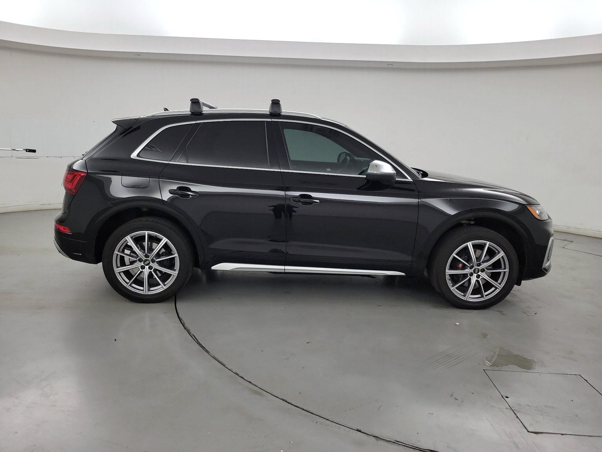 Thumbnail: 2022 Audi SQ5 - 4